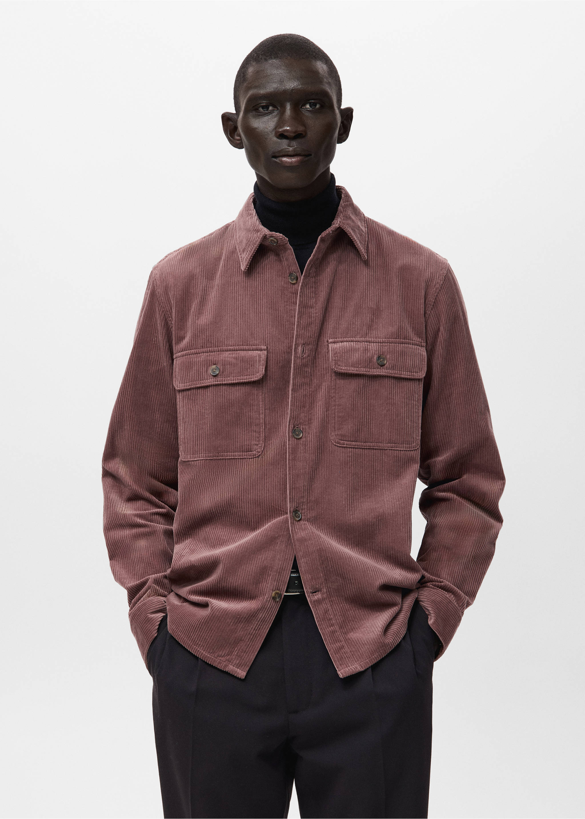Вельветовая верхняя рубашка с карманами - Средний план, Бургундия. Ref: 27071198-00.