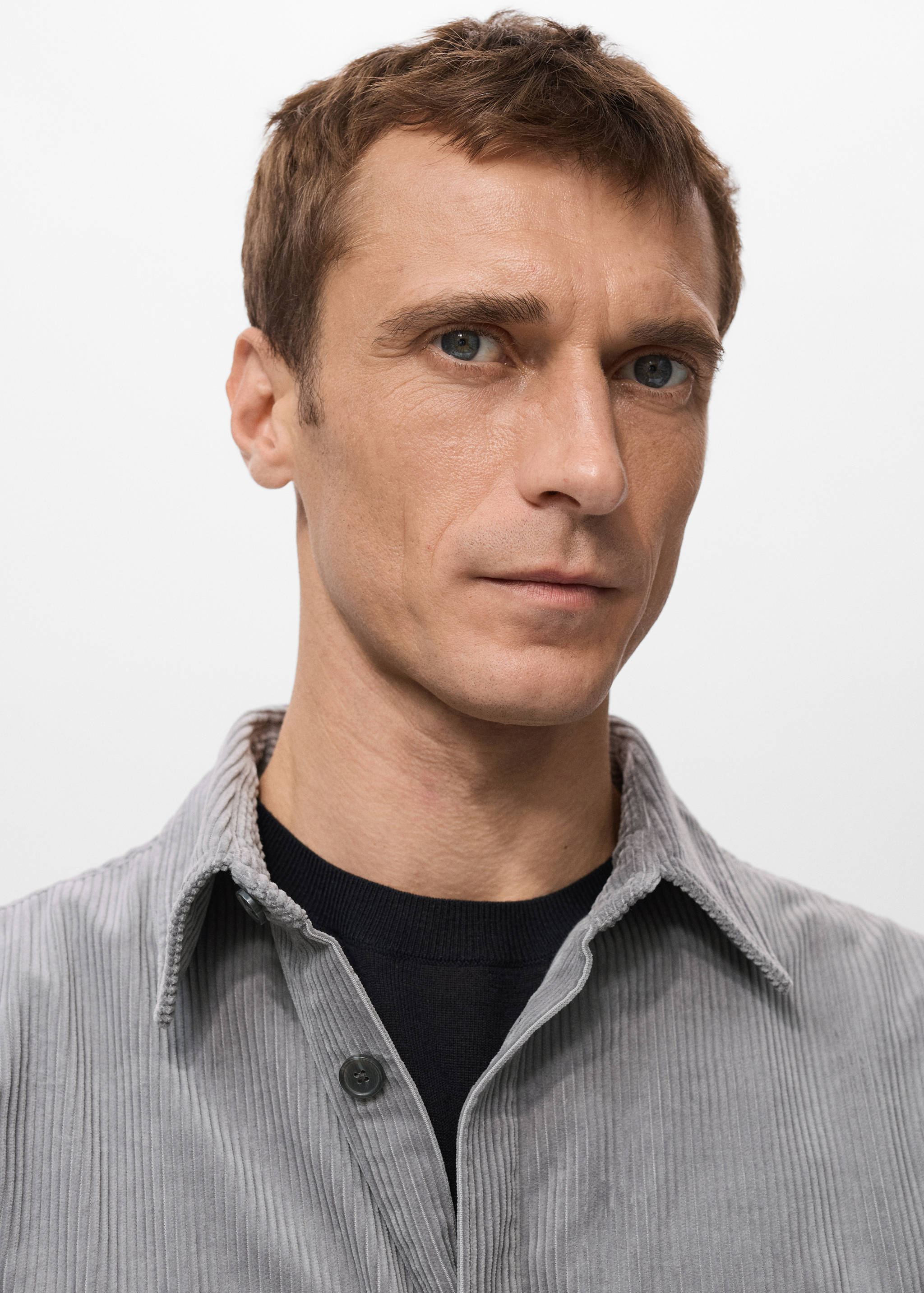 قميص من قماش مخملي بجيوب - تفاصيل المنتج 1