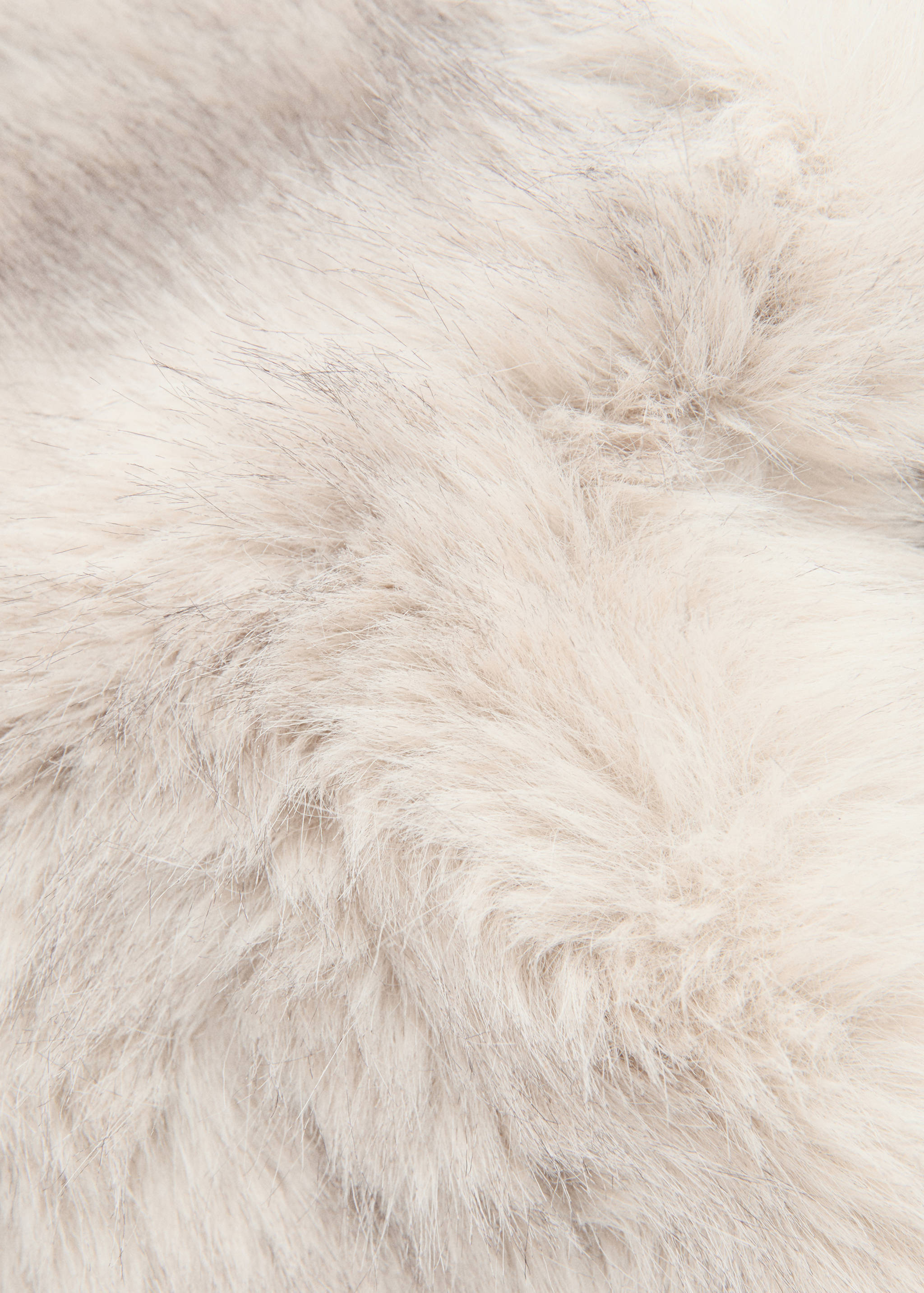 Faux-fur beanie - Details of the article 1