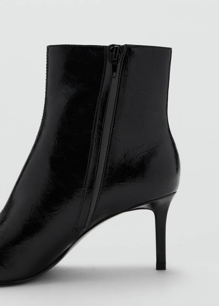 Pointed heel ankle boot — Black