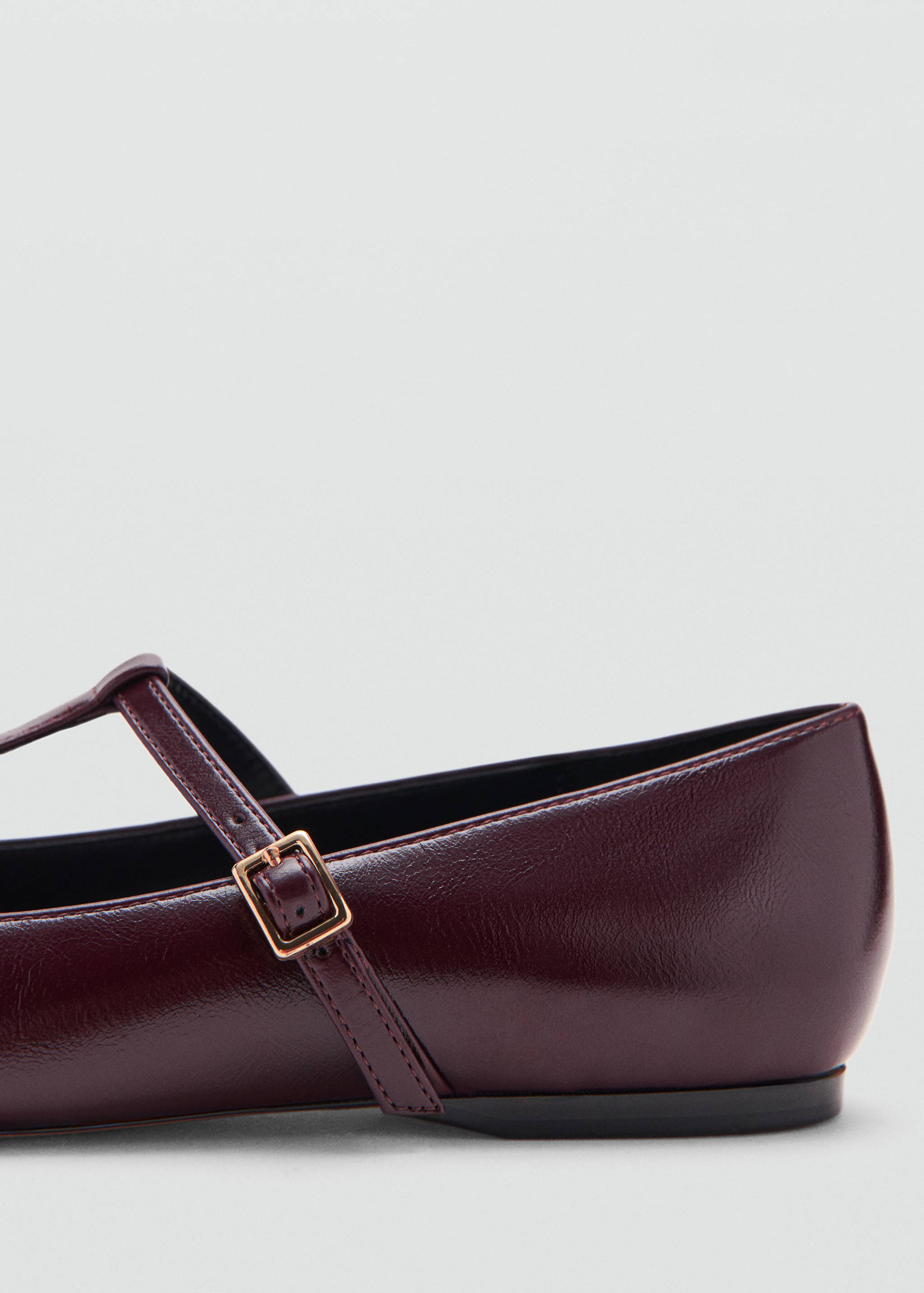 Flat strips shoes - Details of the article 1