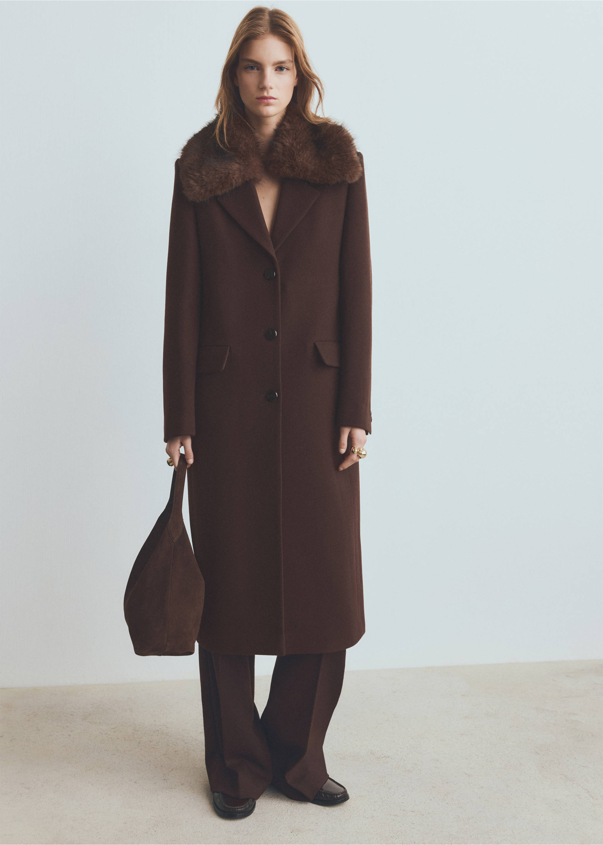 Manteau laine col imitation fourrure - Plan général, Chocolat. Ref: 27071218-00.