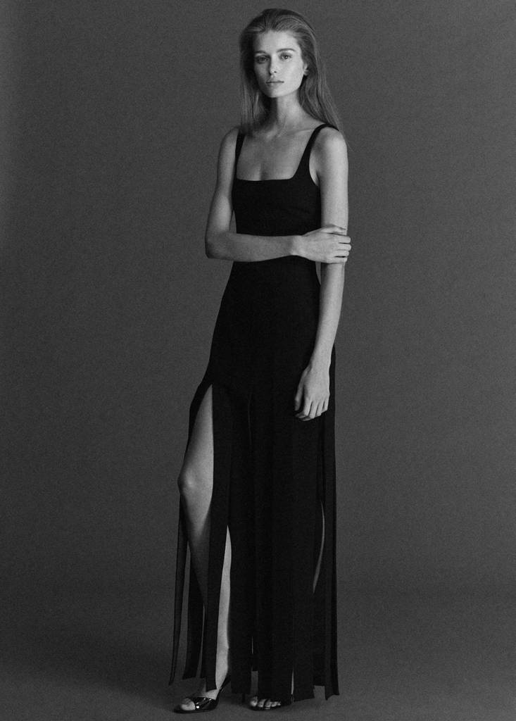 Low-cut dress with fringed hem — Black