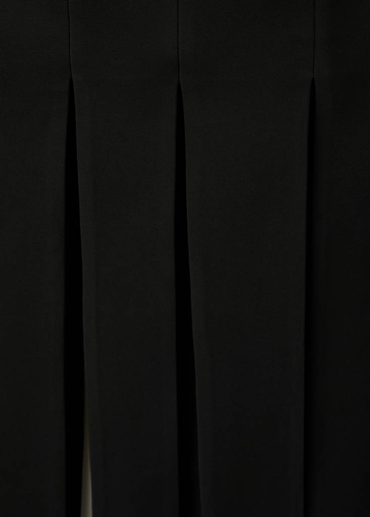 Low-cut dress with fringed hem — Black