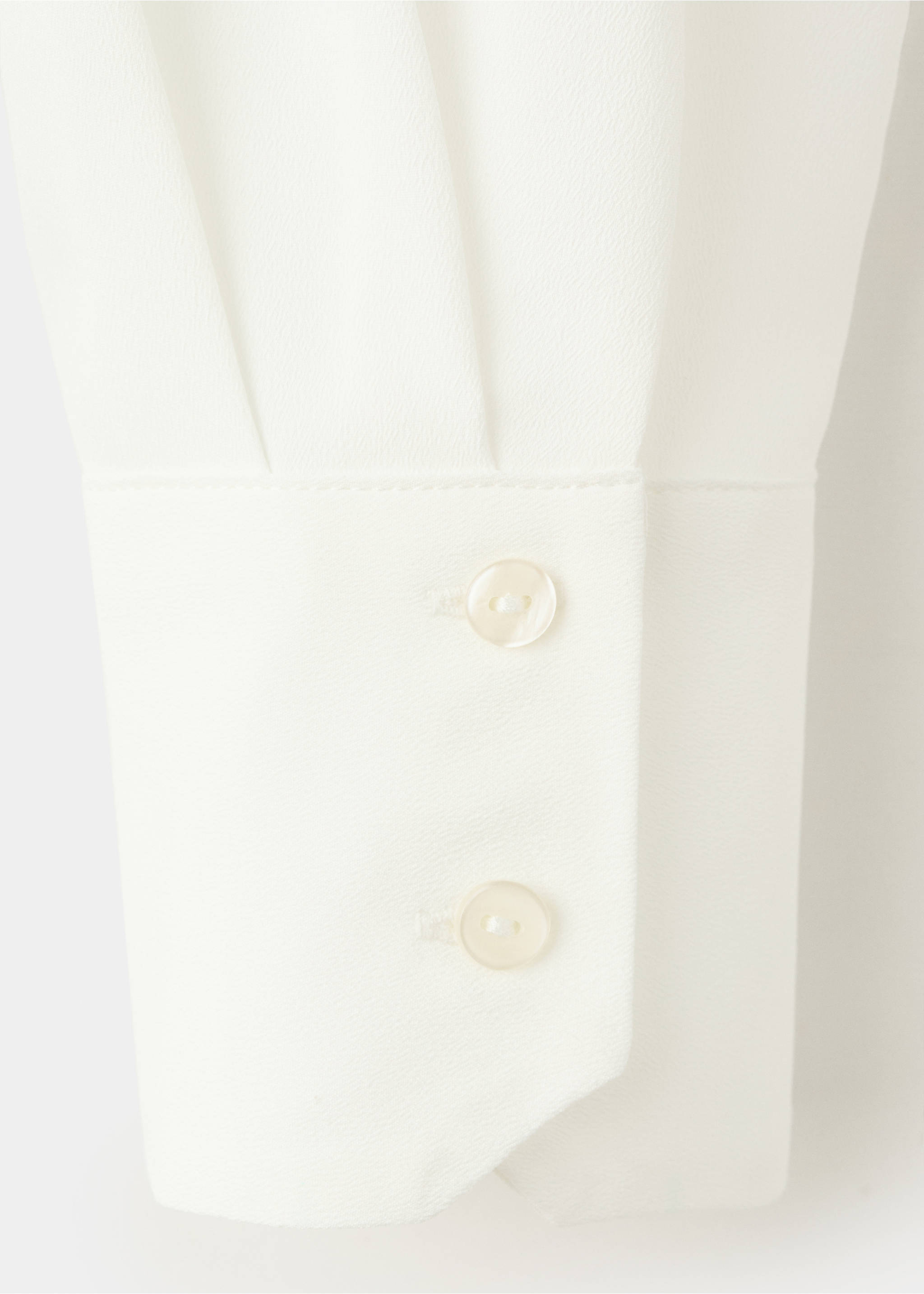 Fluid long-sleeved blouse - Details of the article 0, Off White. Ref: 27071235-00.