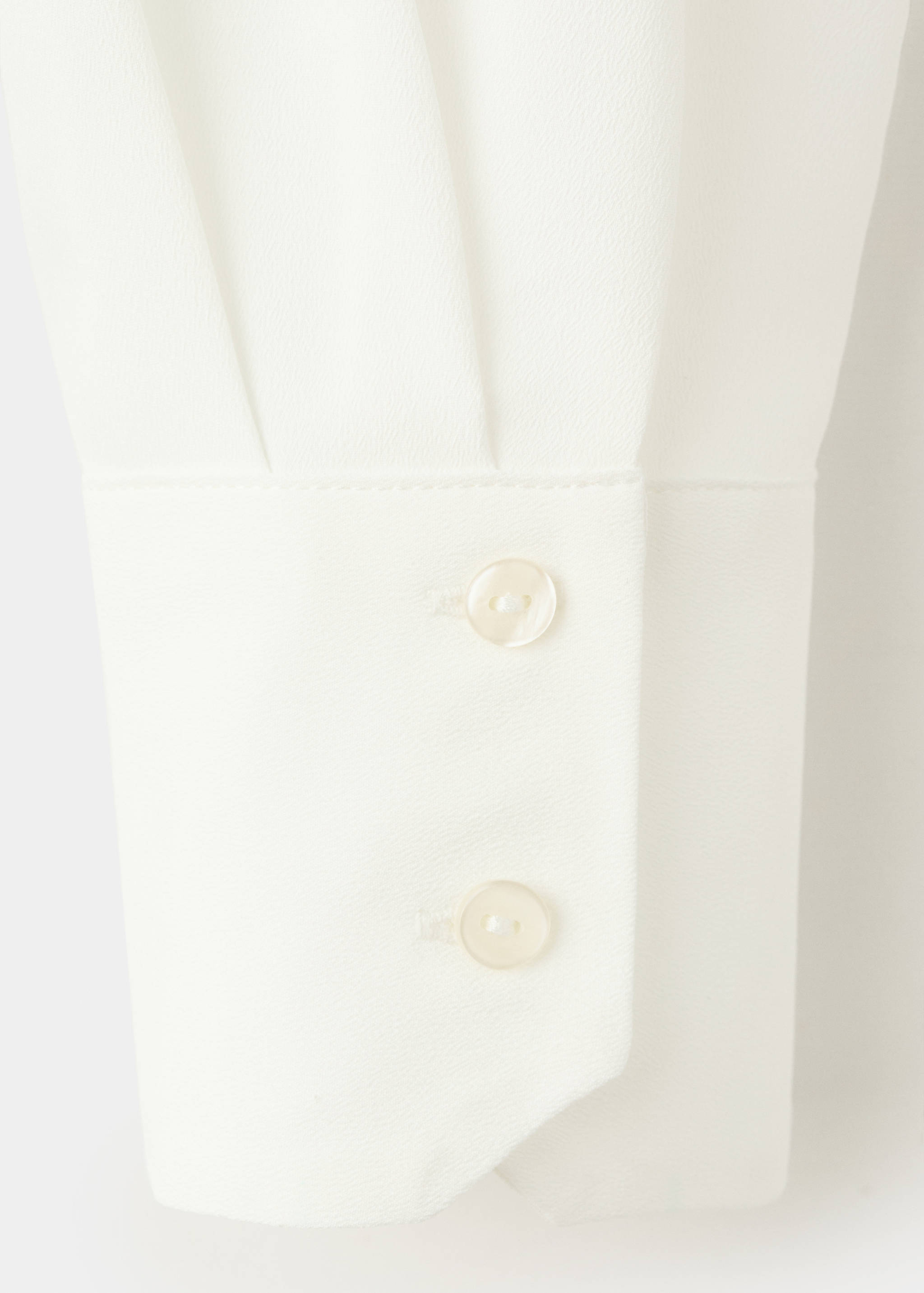 Fluid long-sleeved blouse - Details of the article 0