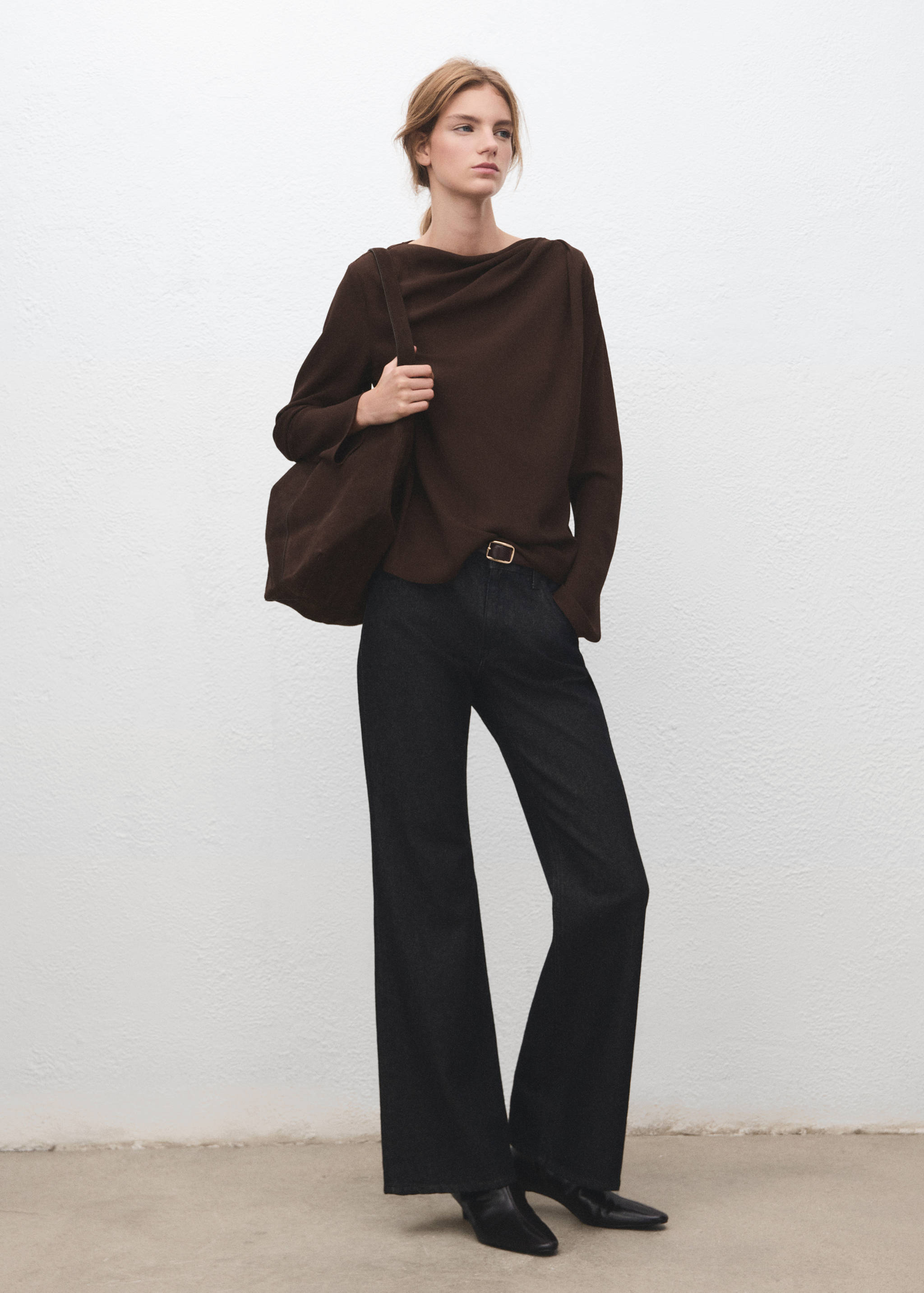 Draped boat-neck blouse - General plane