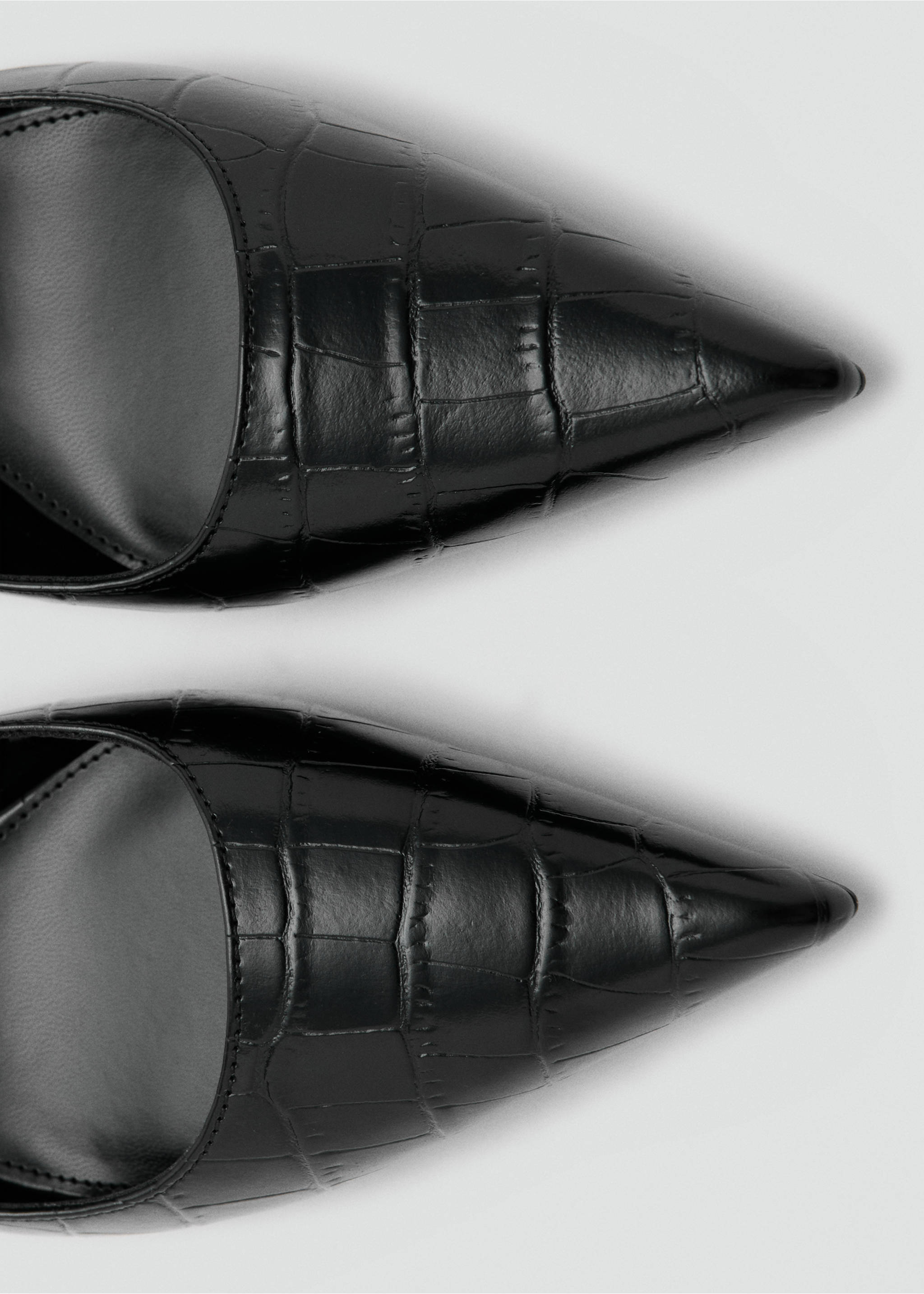 Croc-effect heeled shoes - Details of the article 2, Black. Ref: 27071250-00.