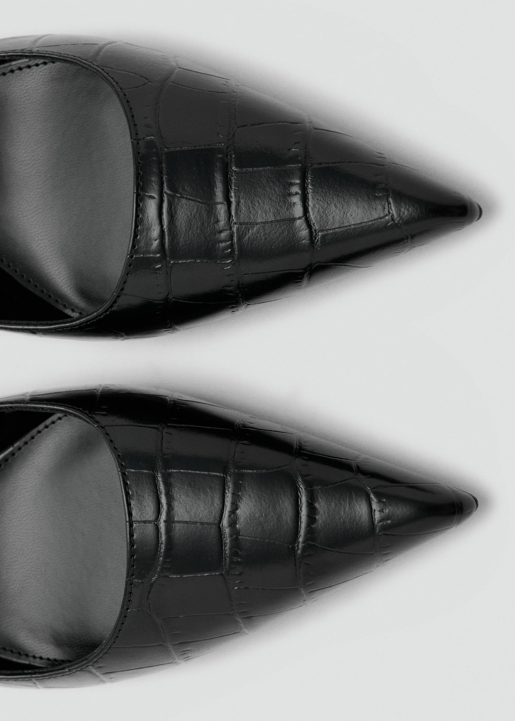 Croc-effect heeled shoes - Details of the article 2