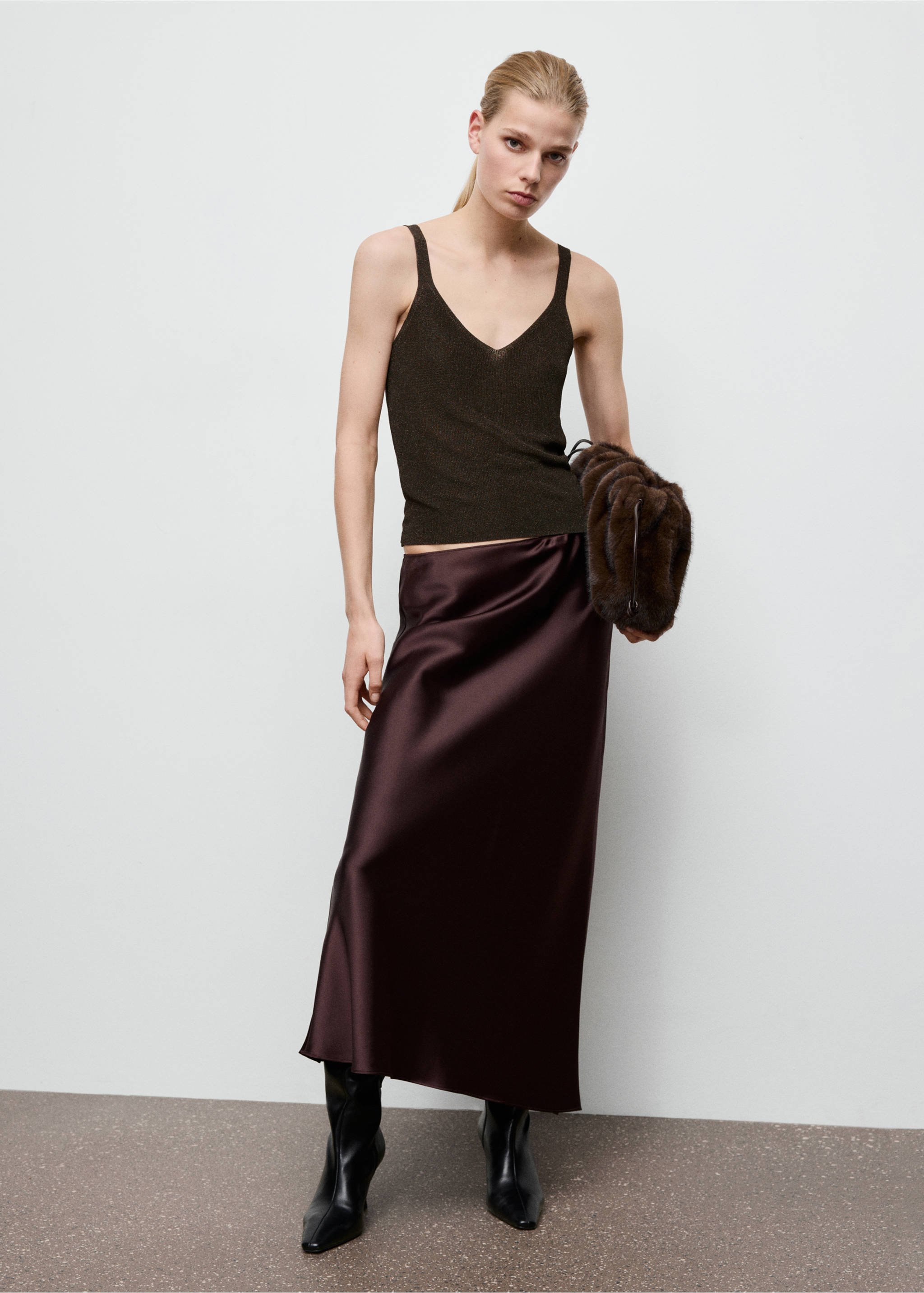 Top punto lúrex cuello pico - Plano general, Chocolate. Ref: 27071265-00.