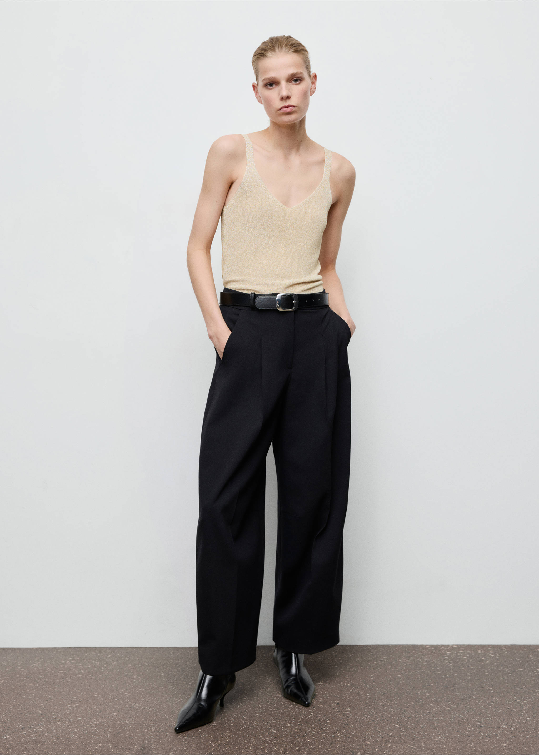 Top punto lúrex cuello pico - Plano general, Oro. Ref: 27071265-00.