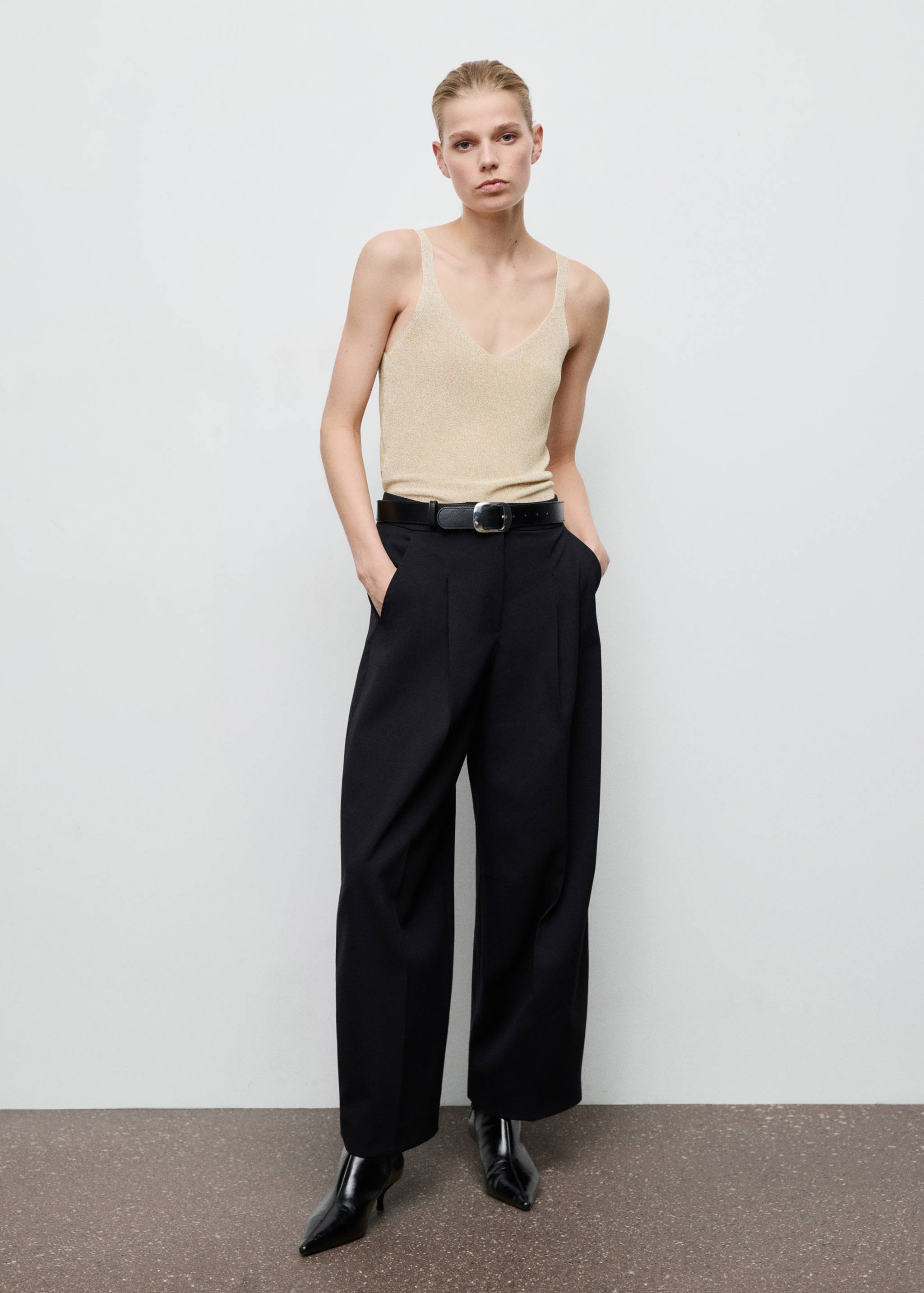 Top punto lúrex cuello pico - Plano general