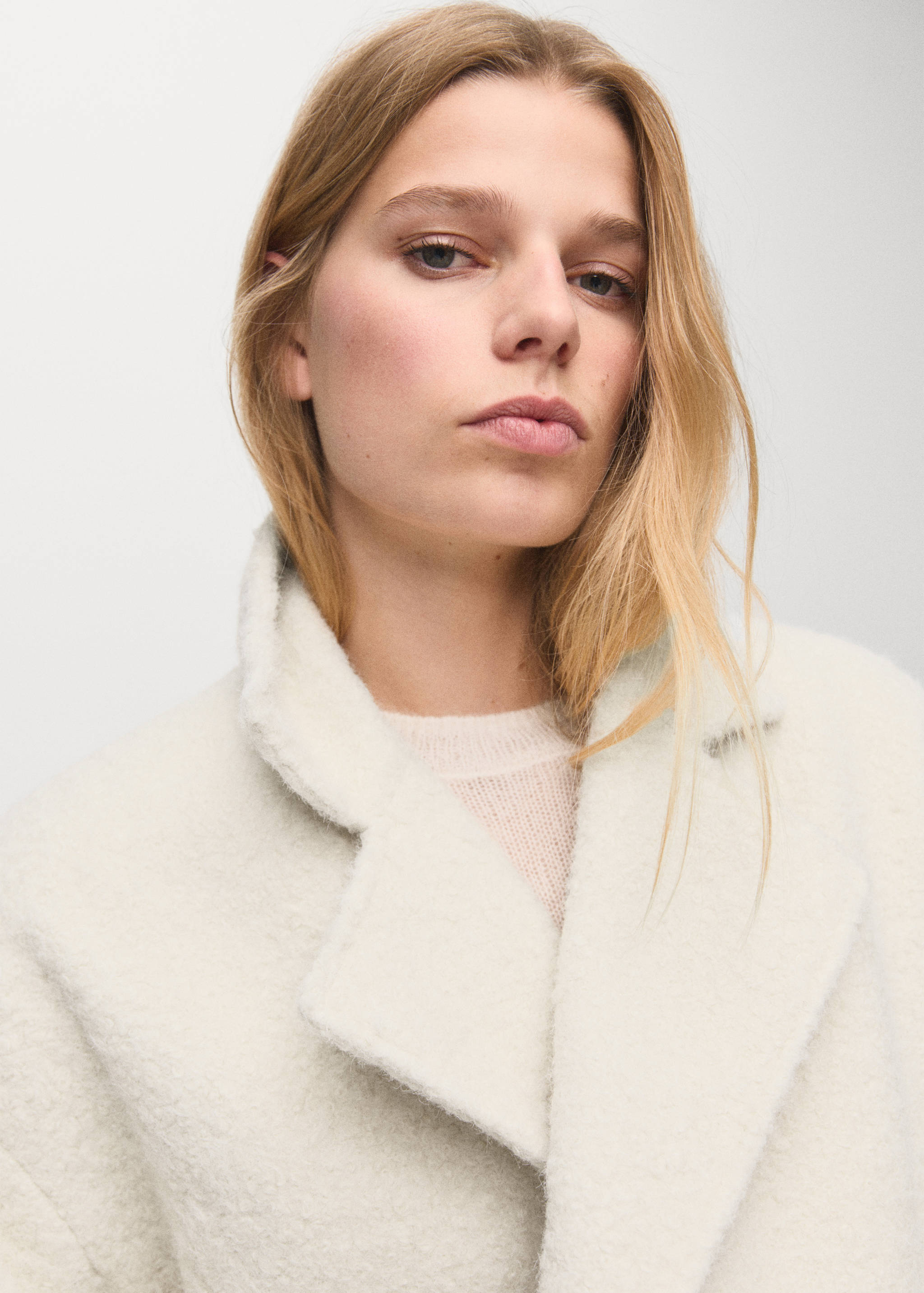 Lapels bouclé coat - Details of the article 1