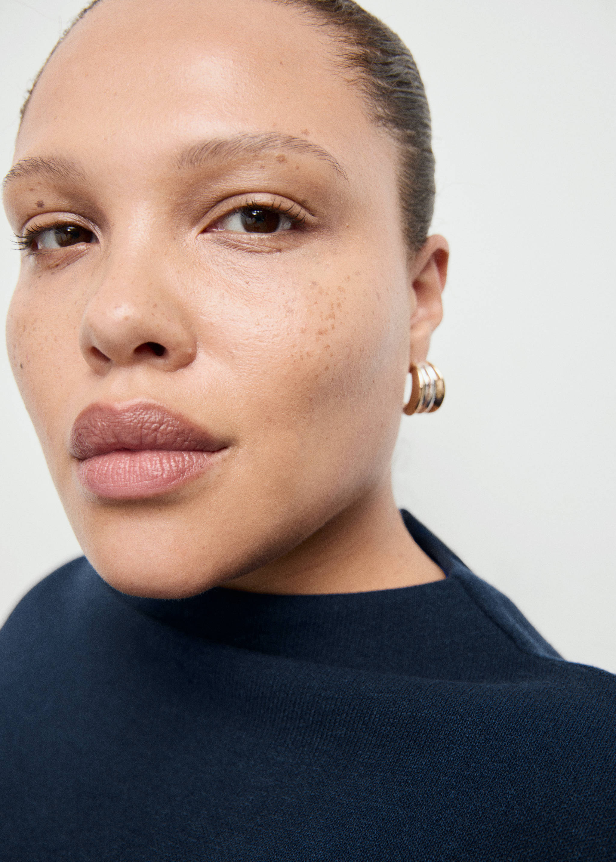 Fine-knit perkins-neck sweatshirt - Details of the article 4