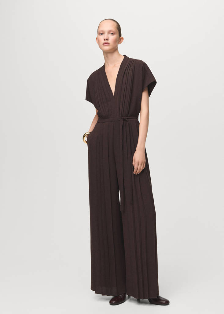 Pleated jumpsuit with belt — Brown