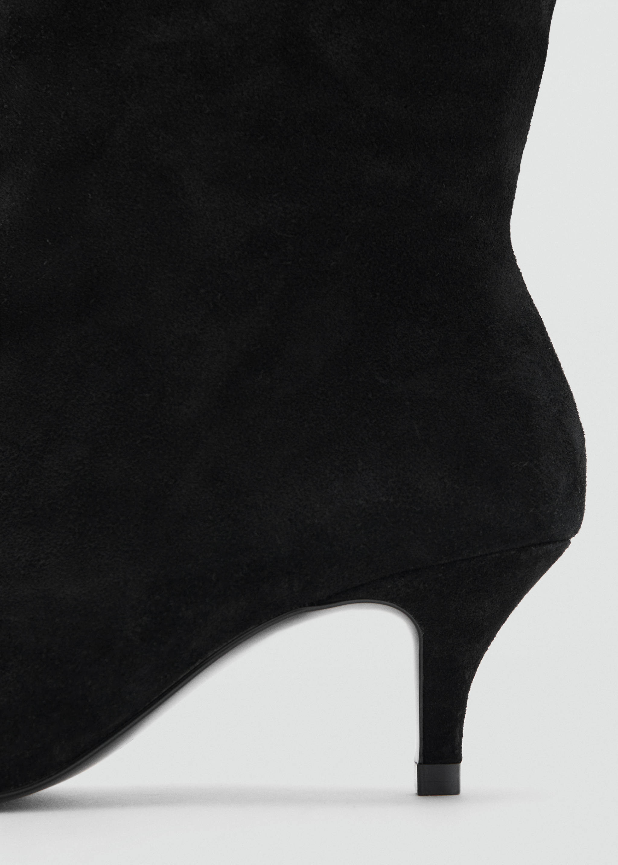 حذاء كاحل من جلد الشمواه بكعب مدبب - تفاصيل المنتج 1