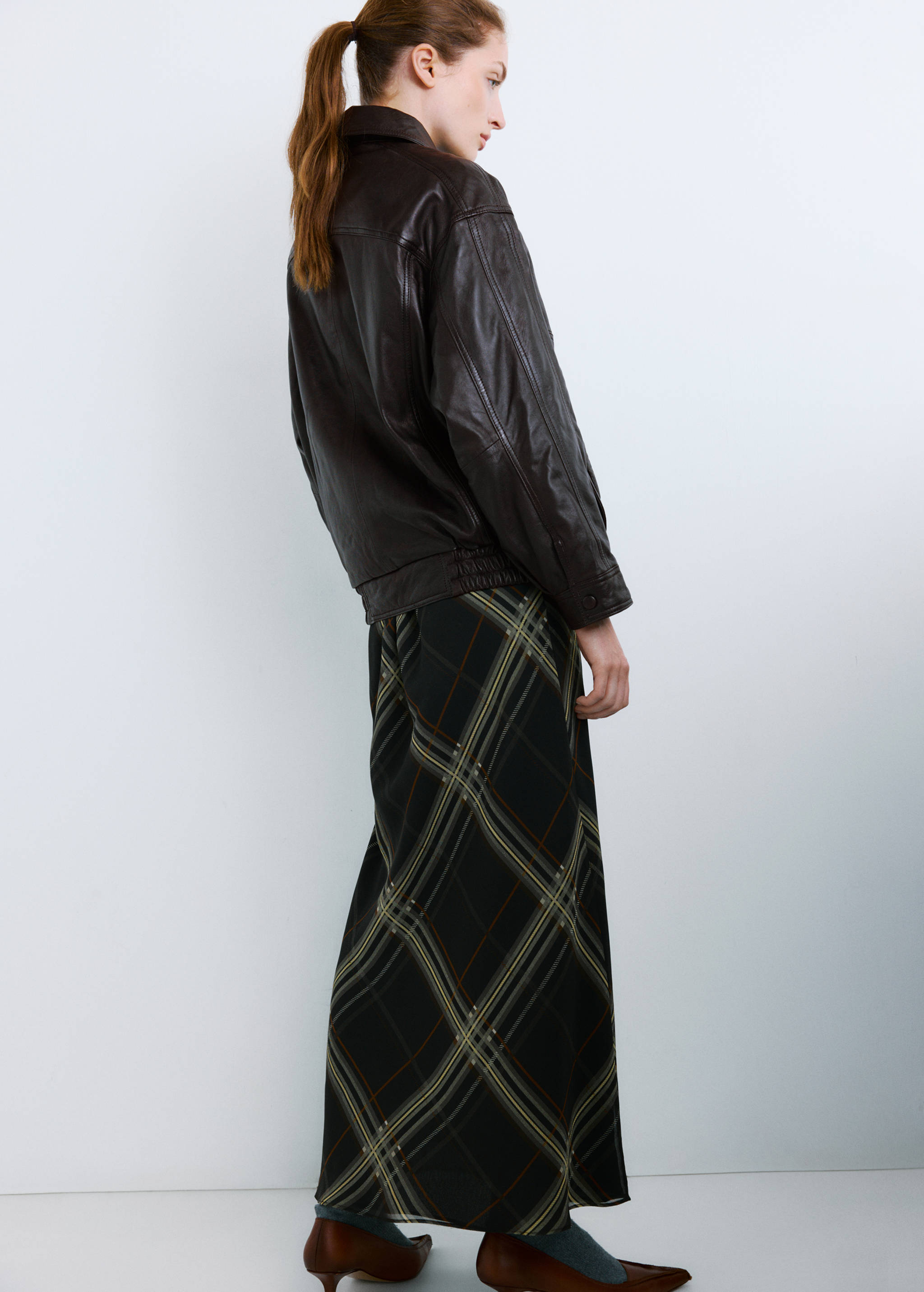 Oversized leather jacket - Reverse of the article