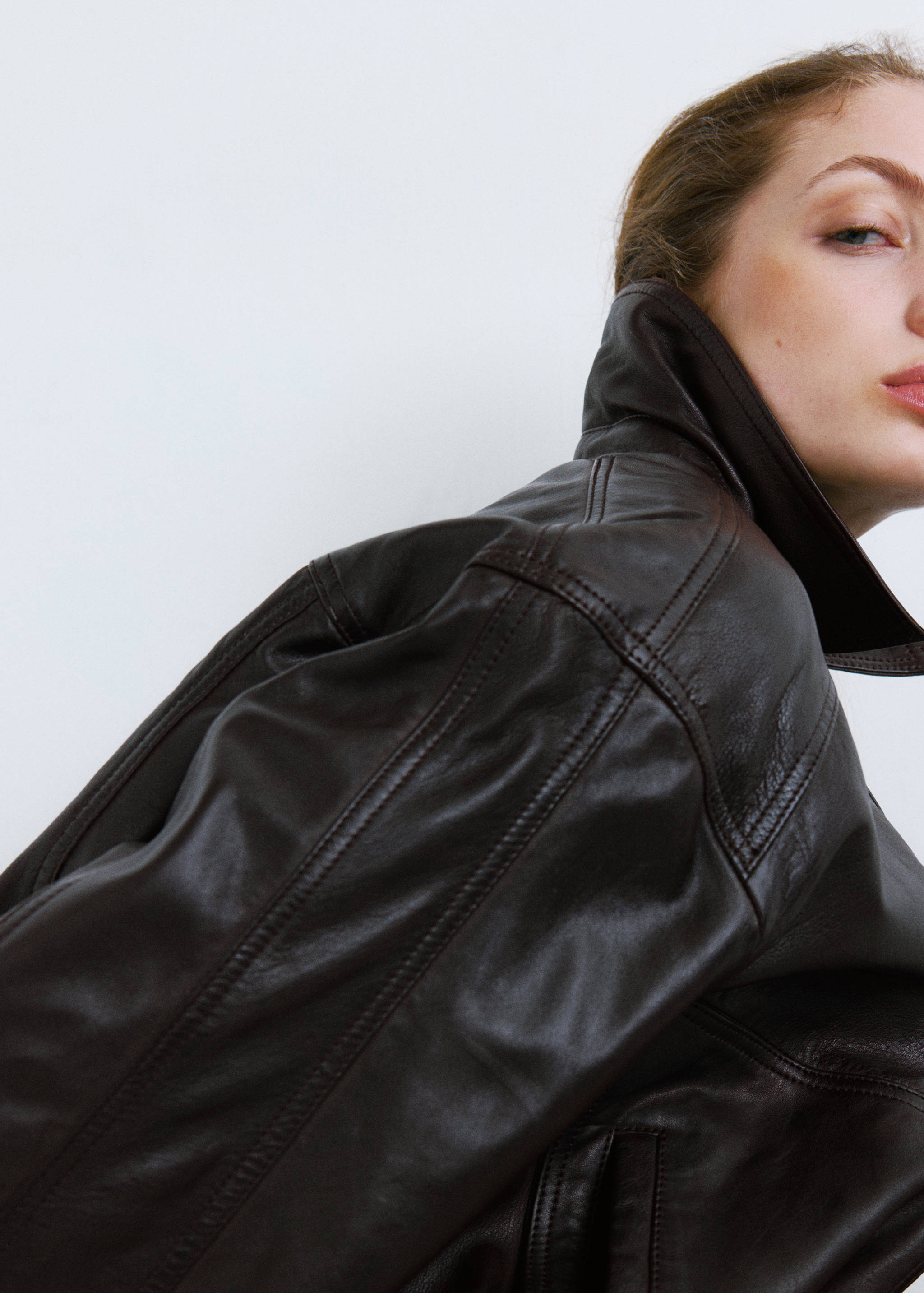 Oversized leather jacket - Details of the article 1