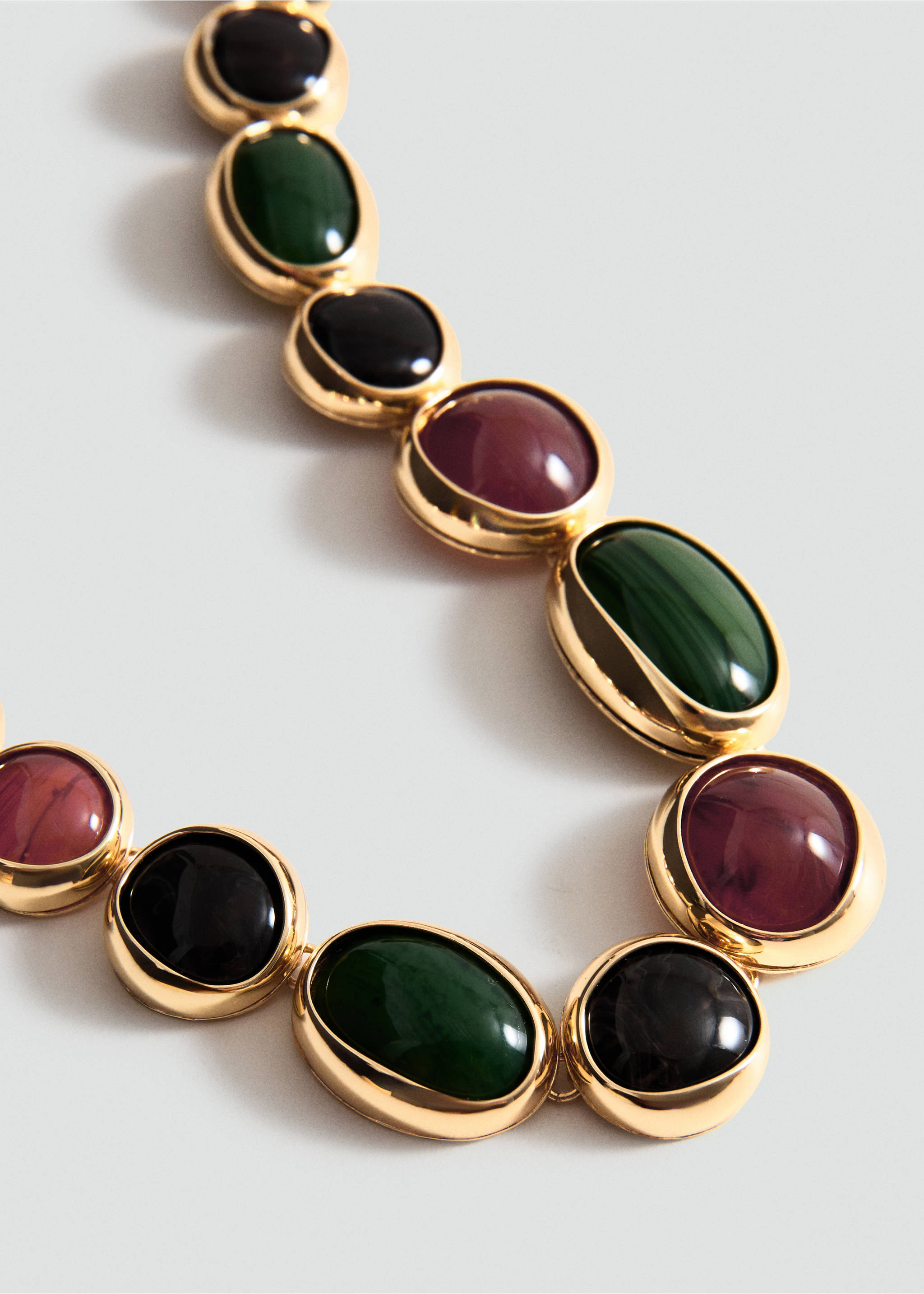 Combined-resin bead necklace - Medium plane, Gold. Ref: 27071294-00.