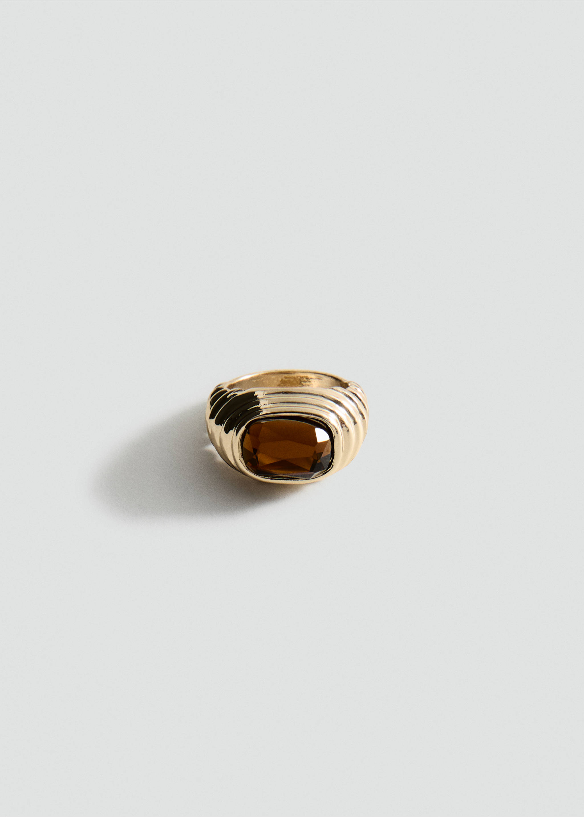 Ring with combined embossed resin - Article without model, Gold. Ref: 27071298-00.
