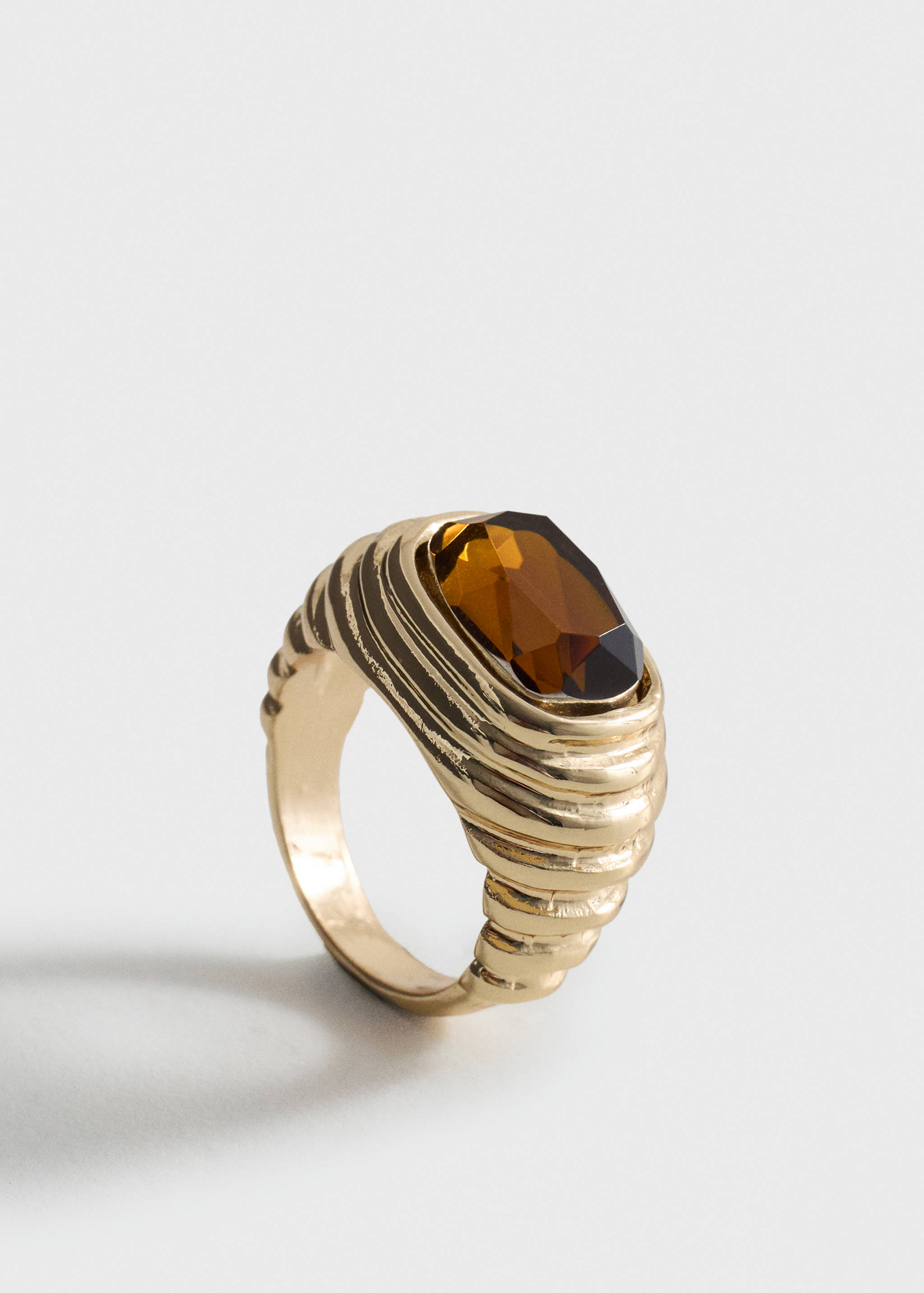 Ring with combined embossed resin - Medium plane