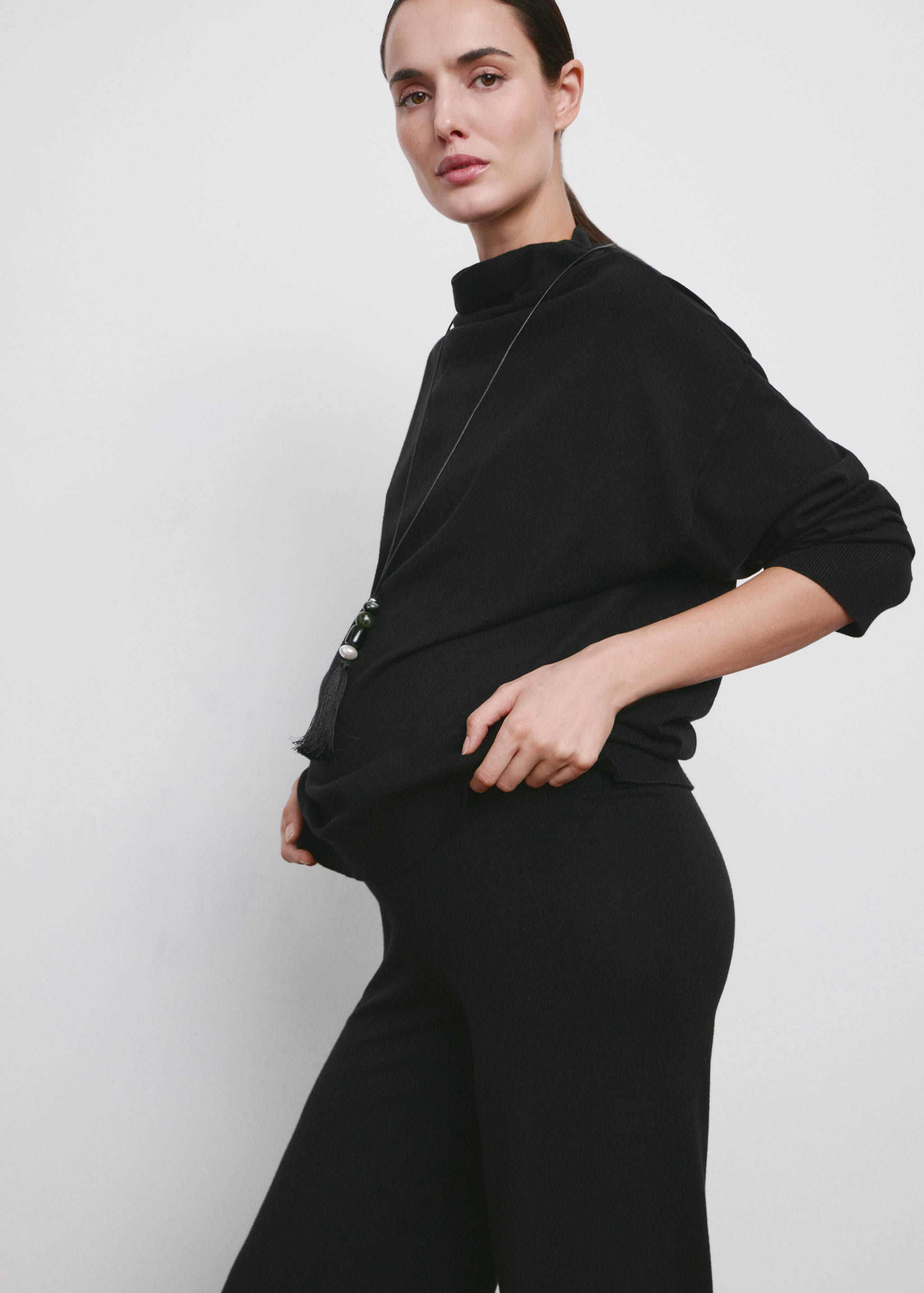 Straight-fit trousers with elastic waist - Details of the article 1