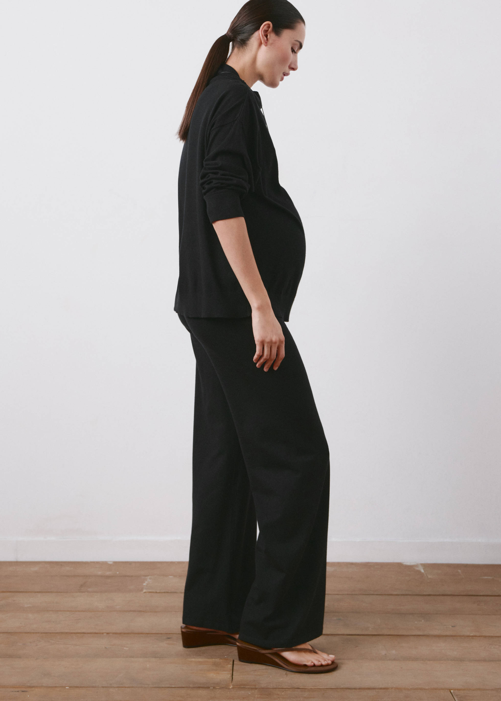 Straight-fit trousers with elastic waist - Details of the article 2