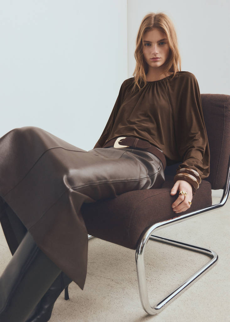 Fine-knit ruched blouse — Brown