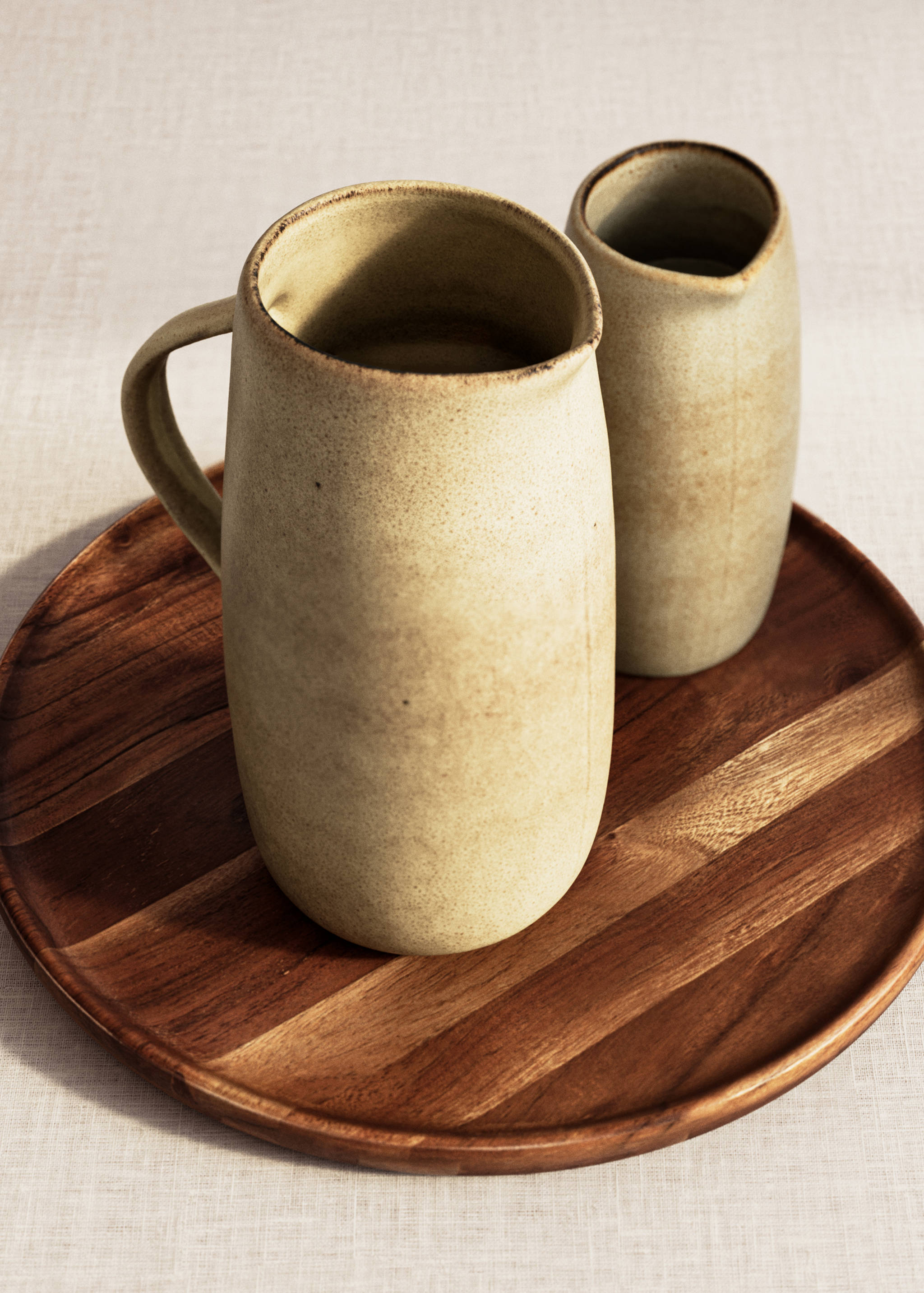 Stoneware jug - General plane