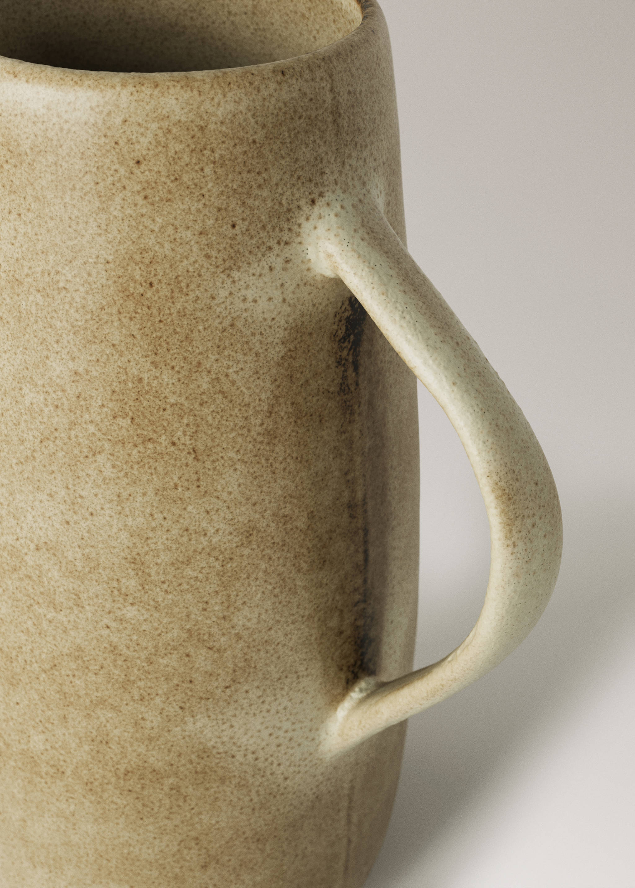 Stoneware jug - Details of the article 2
