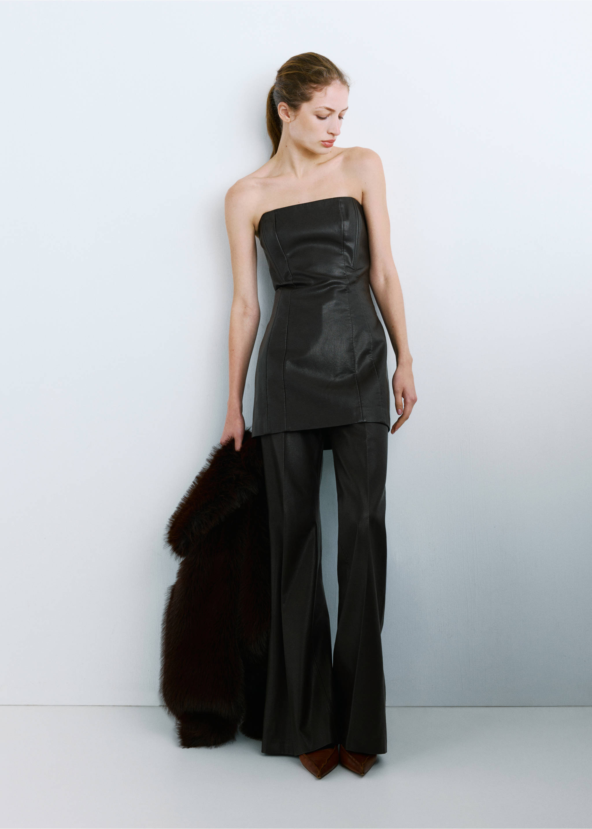 Wide leg-byxor i konstläder - Allmän bild, Choklad. Ref: 27071314-00.