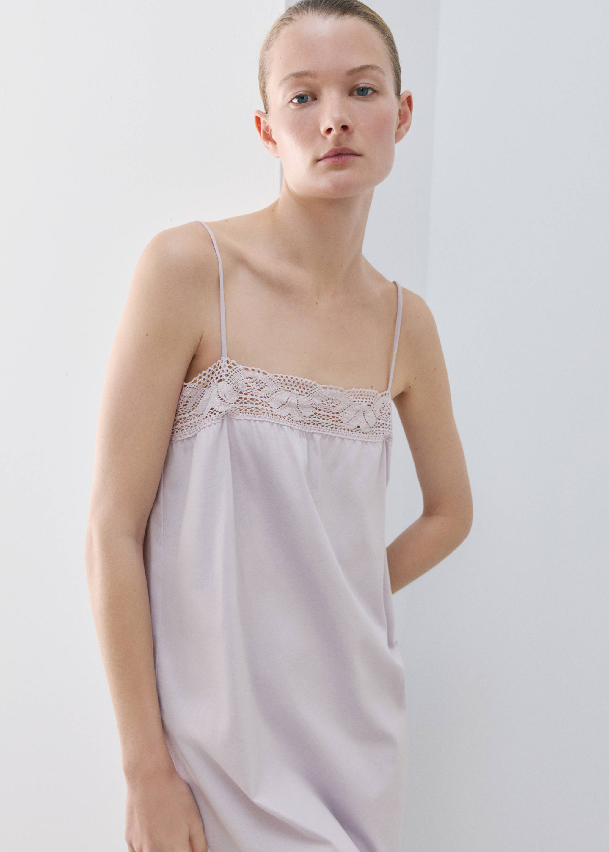 Cotton lace nightgown - Medium plane