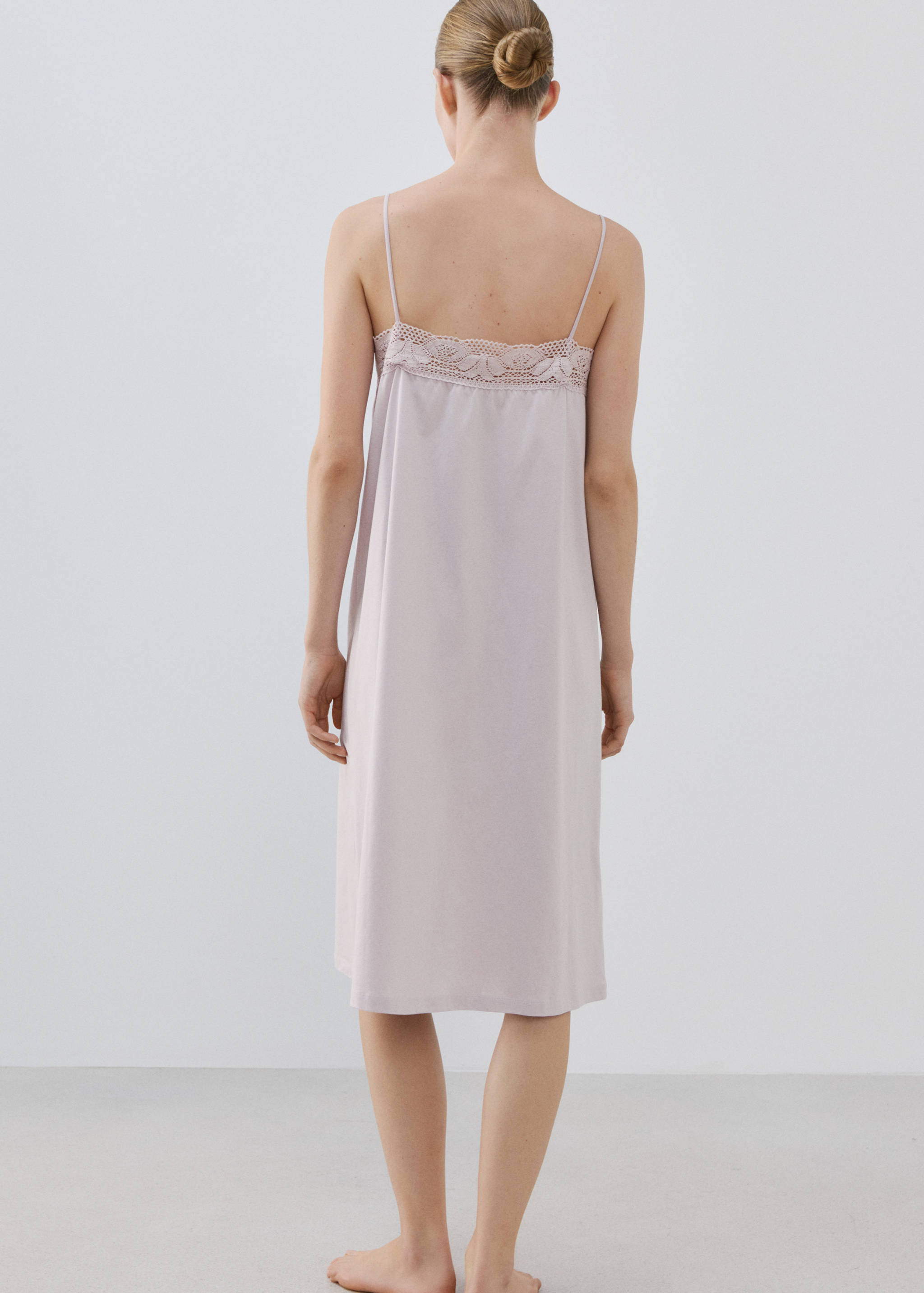 Cotton lace nightgown - Reverse of the article