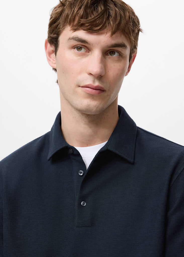 Knitted structured polo sweater — Navy