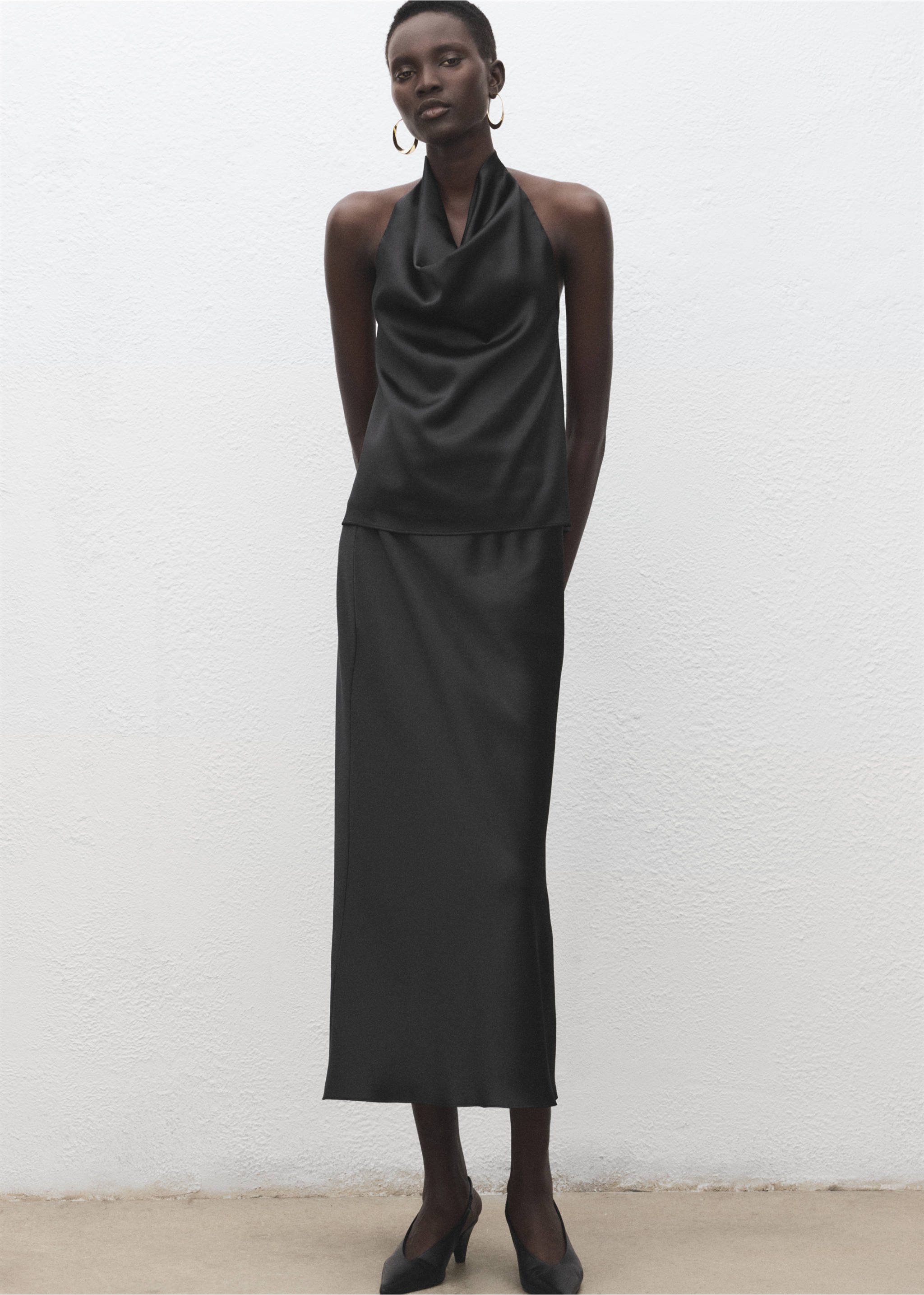 Draped neck satin top - General plane, Black. Ref: 27071327-00.