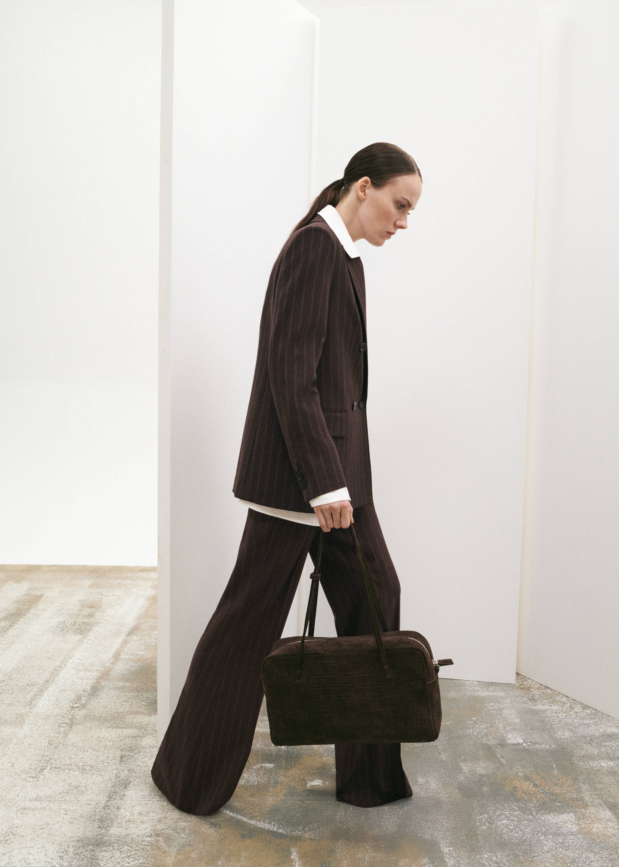 Pantalon de costume fines rayures - Plan moyen