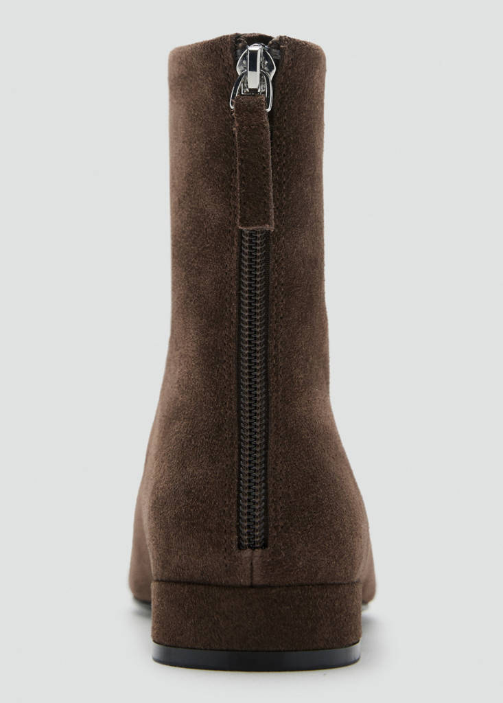 Suede ankle boots with round toe — Chocolate