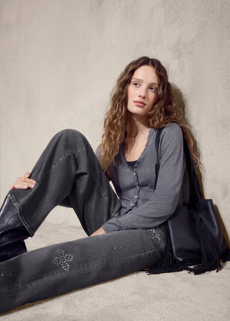Low-waist studded jeans — Black denim