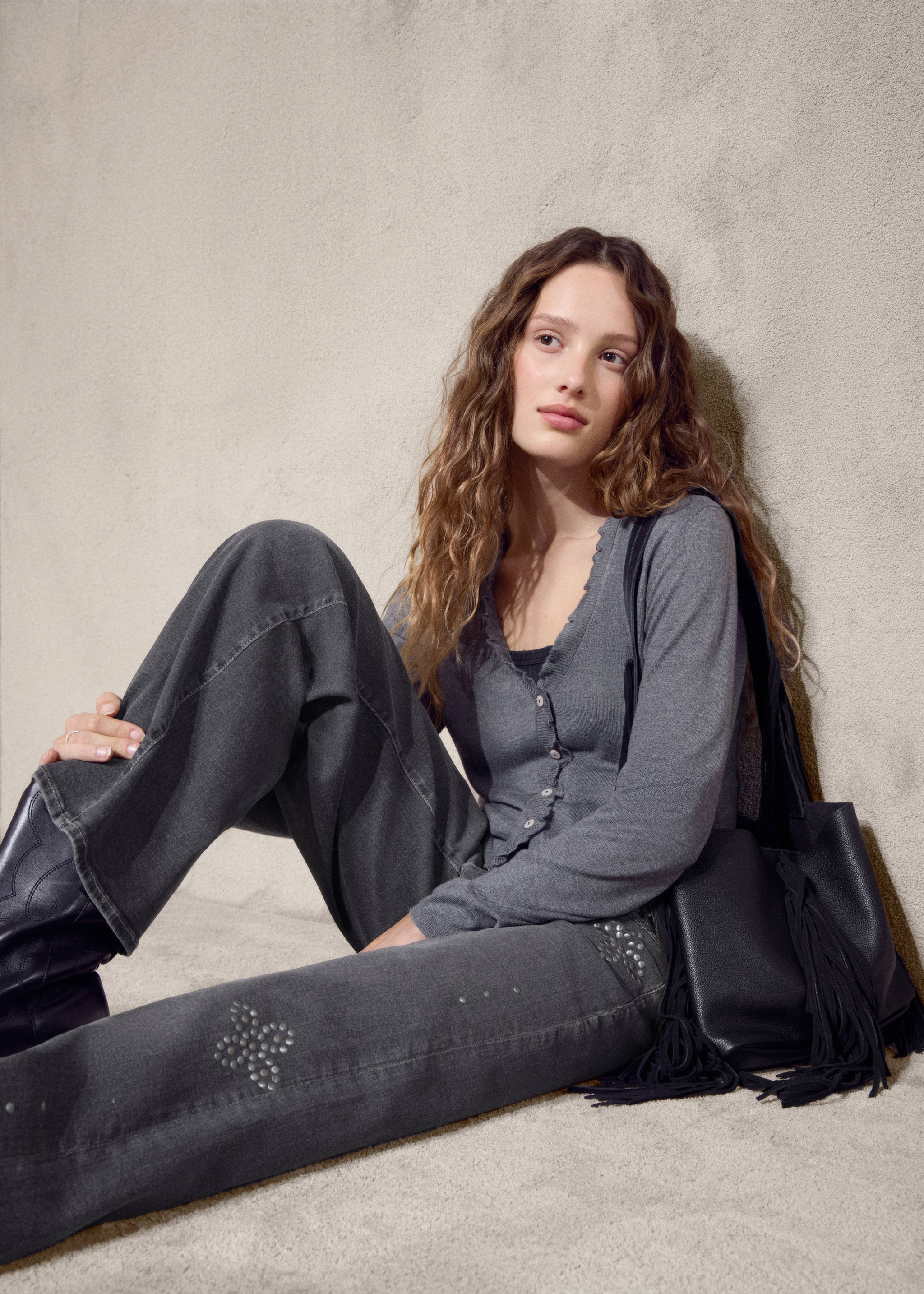 Jeans low waist tachuelas - Detalle del artículo 7, Denim negro. Ref: 27071512-00.