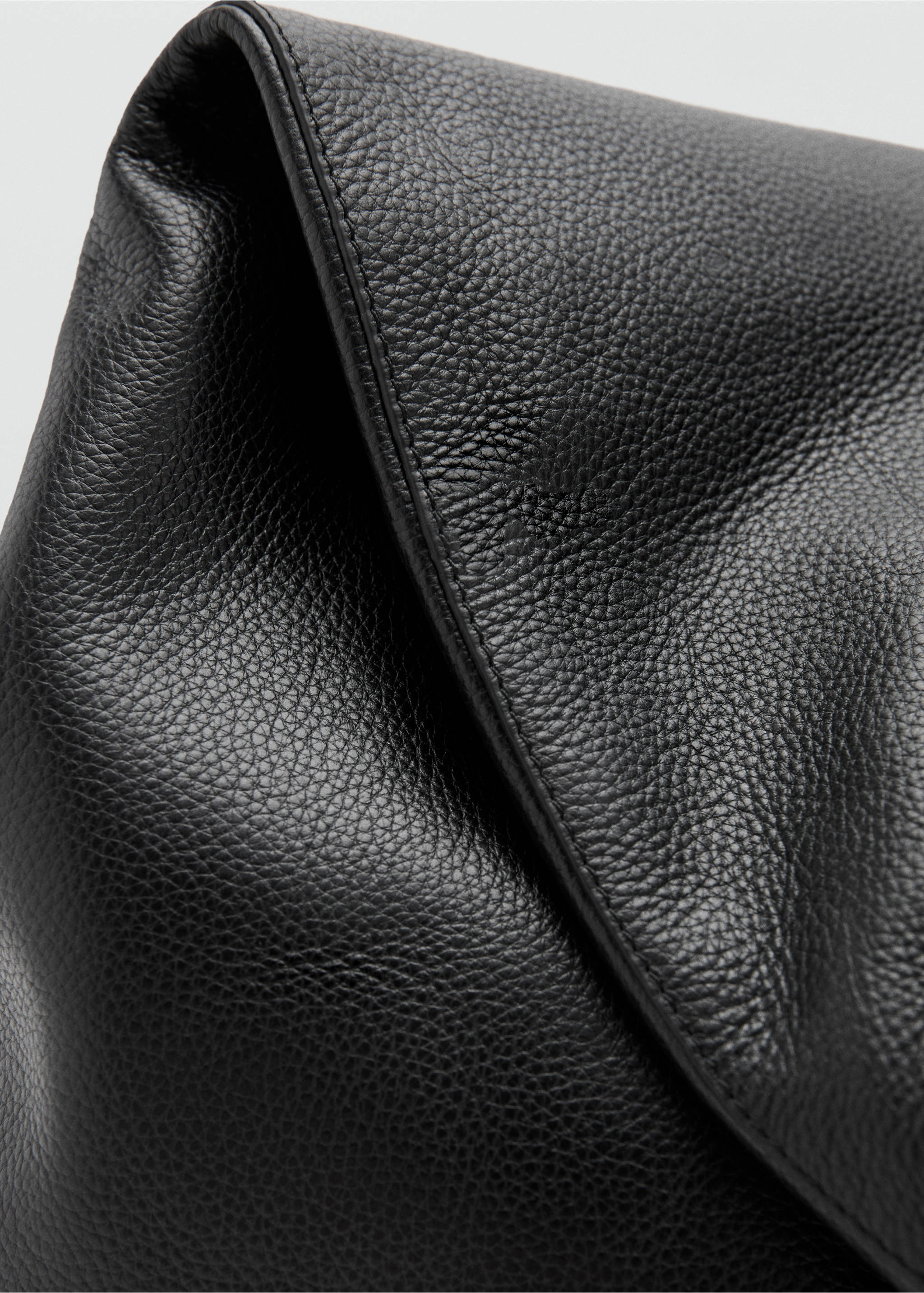 Leather shoulder bag - Details of the article 1, Black. Ref: 27071519-00.