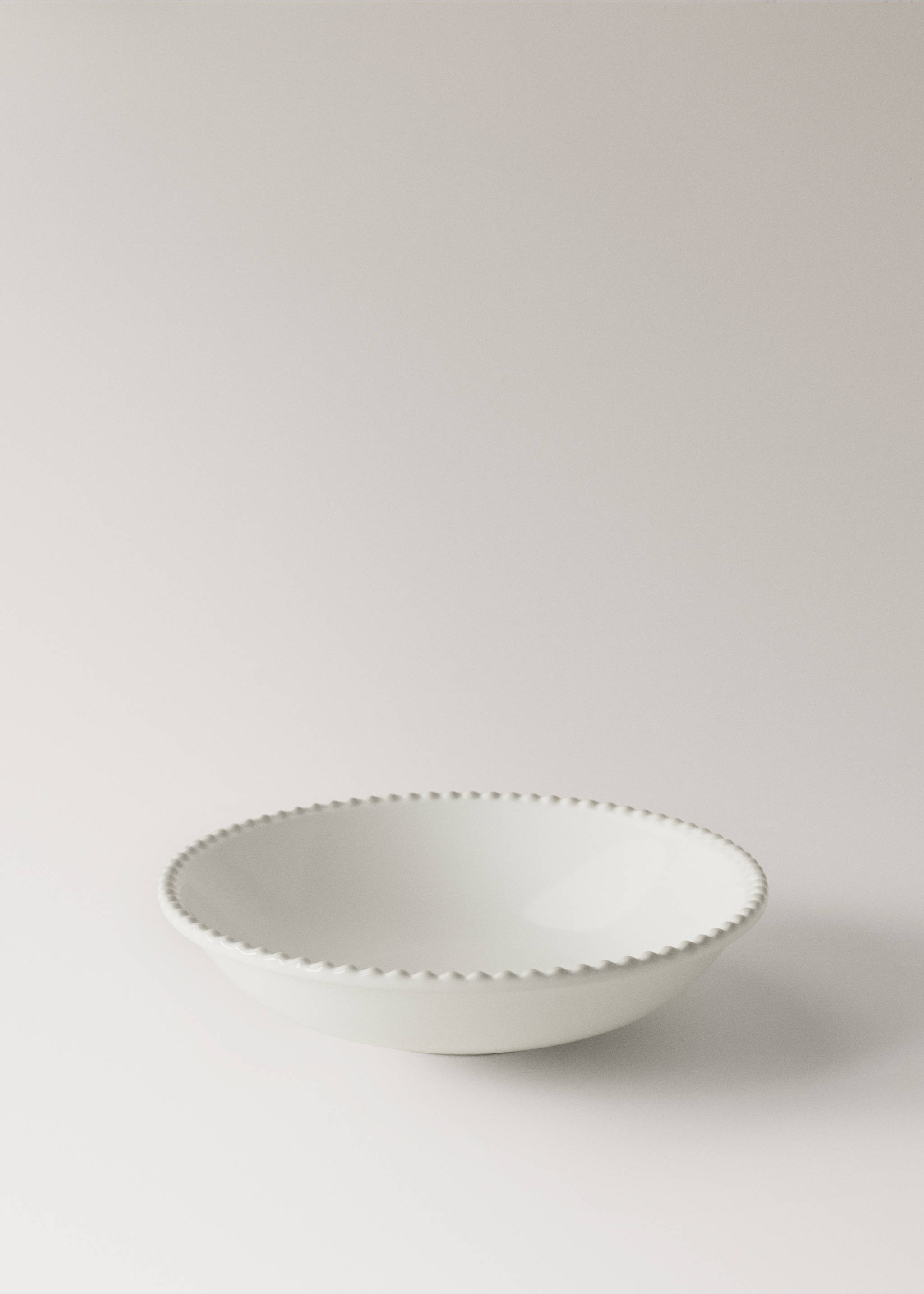 Decorative stoneware deep plate - Article without model, White. Ref: 27071522-00.