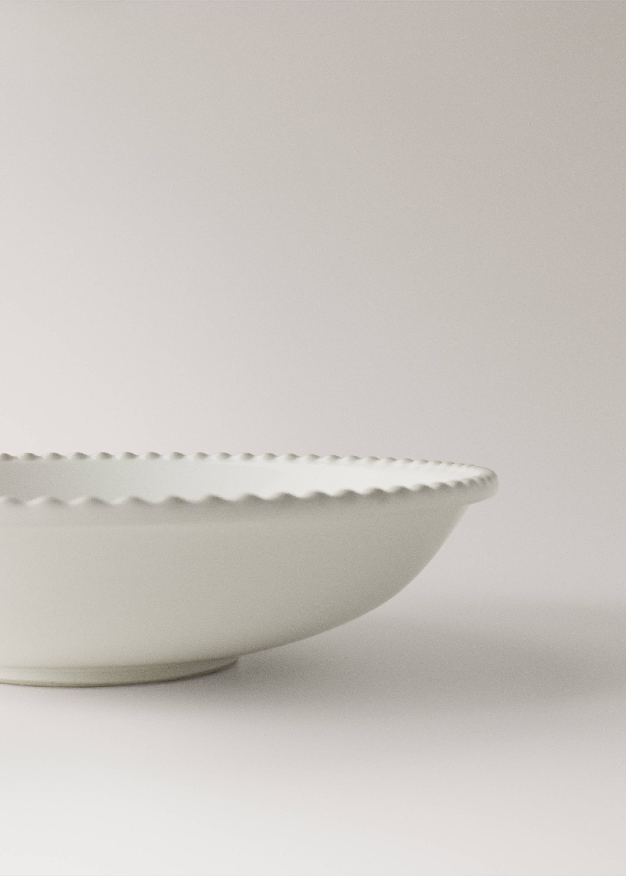 Decorative stoneware deep plate - Details of the article 2, White. Ref: 27071522-00.