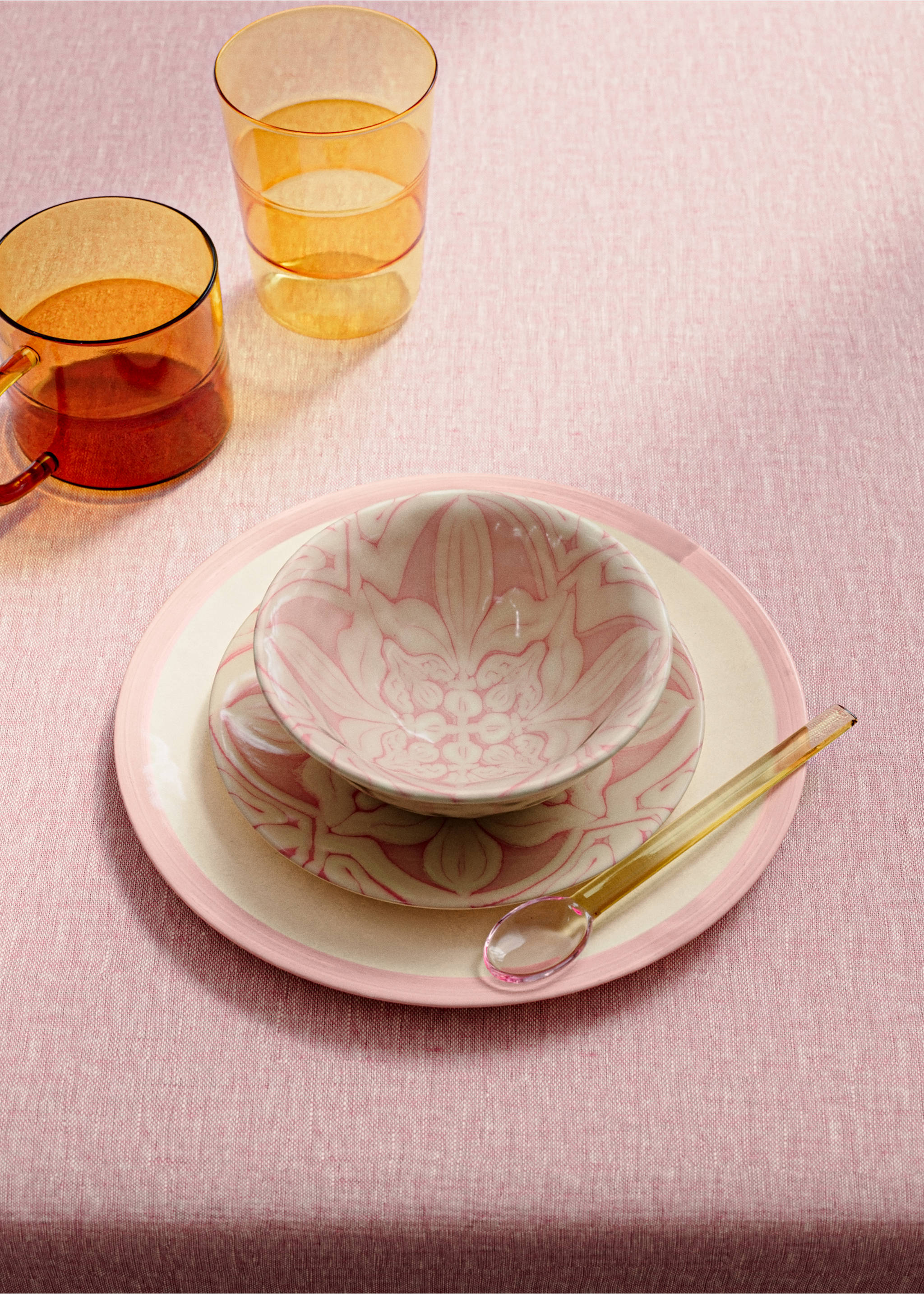 Skål i stengods med blommotiv - Allmän bild, Pastellrosa. Ref: 27071523-00.