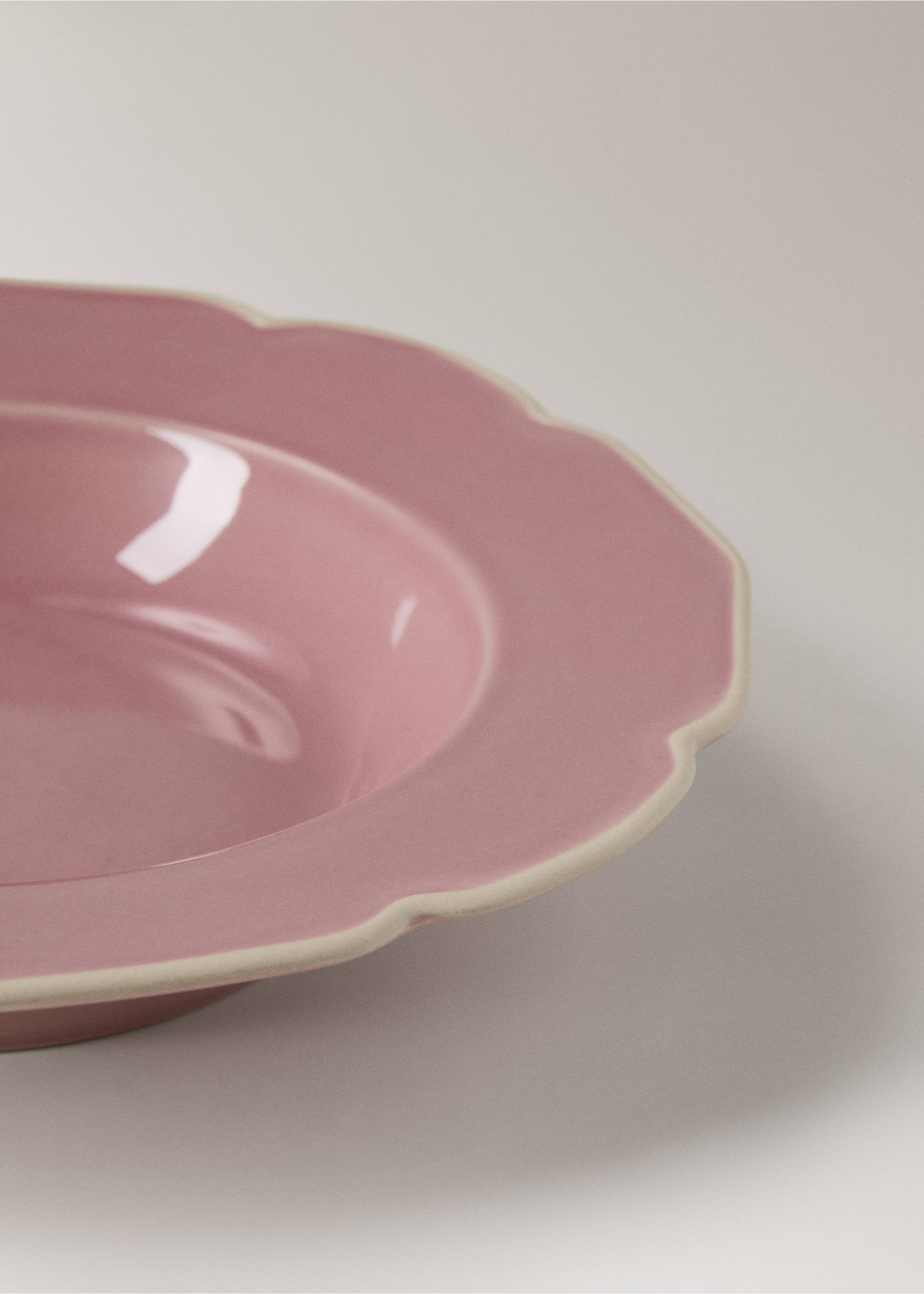 Duboki keramički tanjur s valovima - Detalji artikla 2, Ružičasta. Ref: 27071524-00.