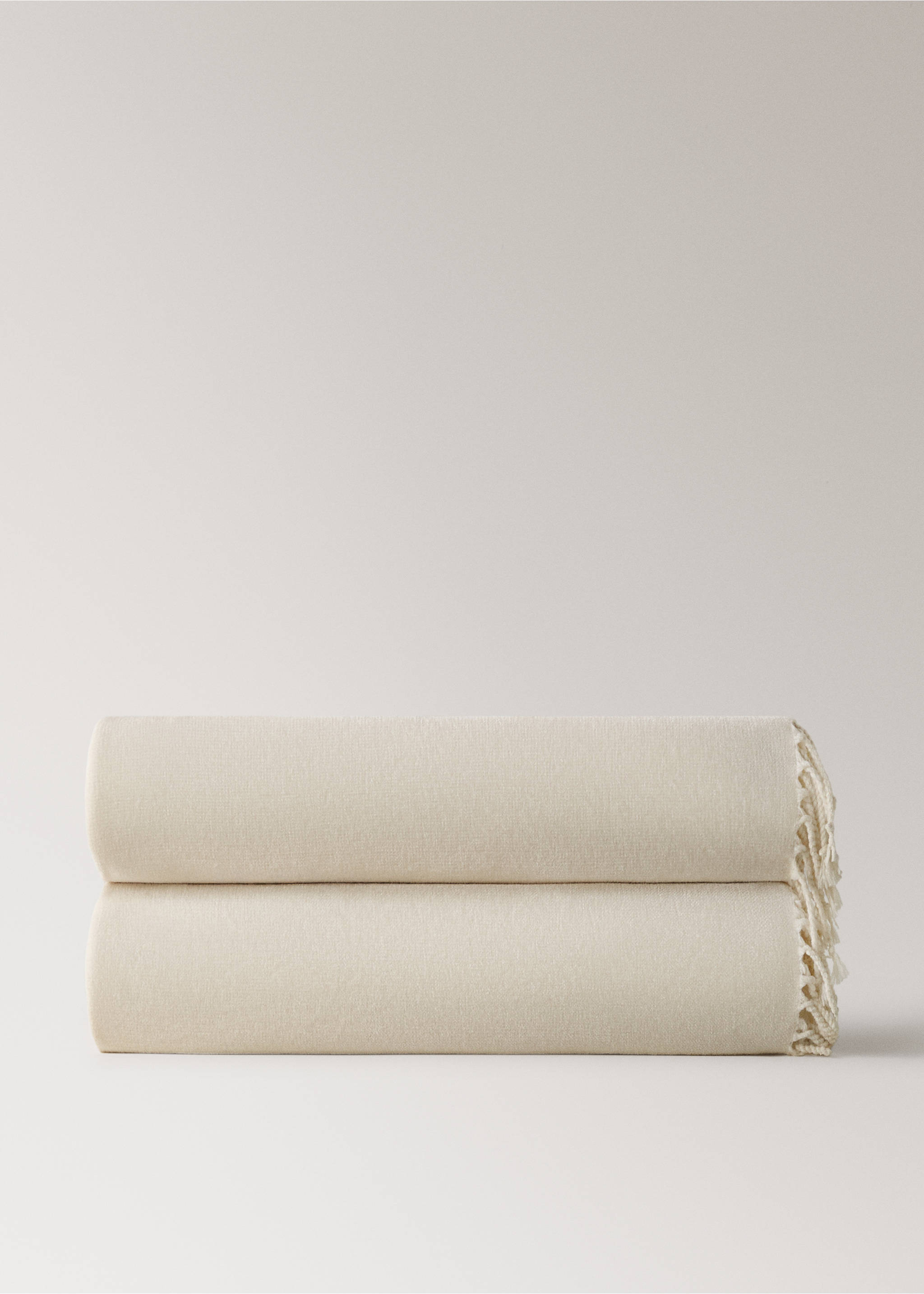 Chenille blanket with fringes - Article without model, Ivory White. Ref: 27071525-00.