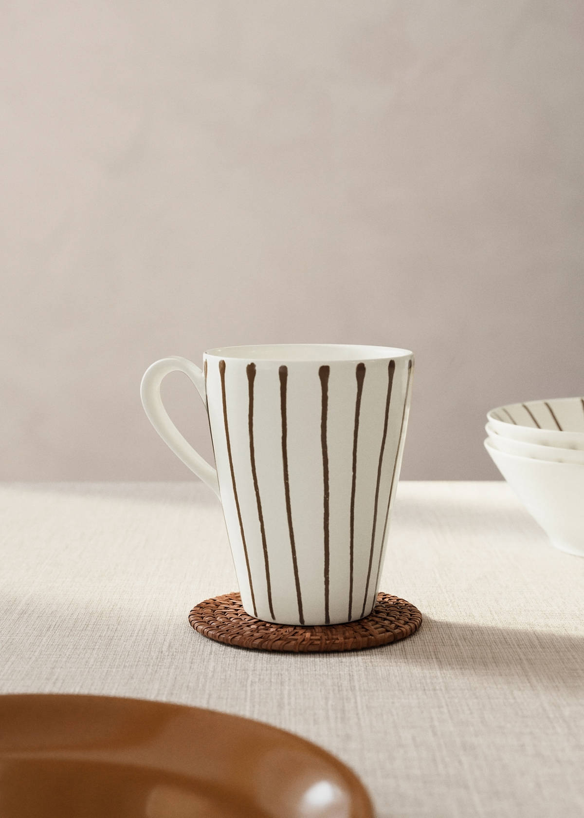 Stoneware tea cup — Brown