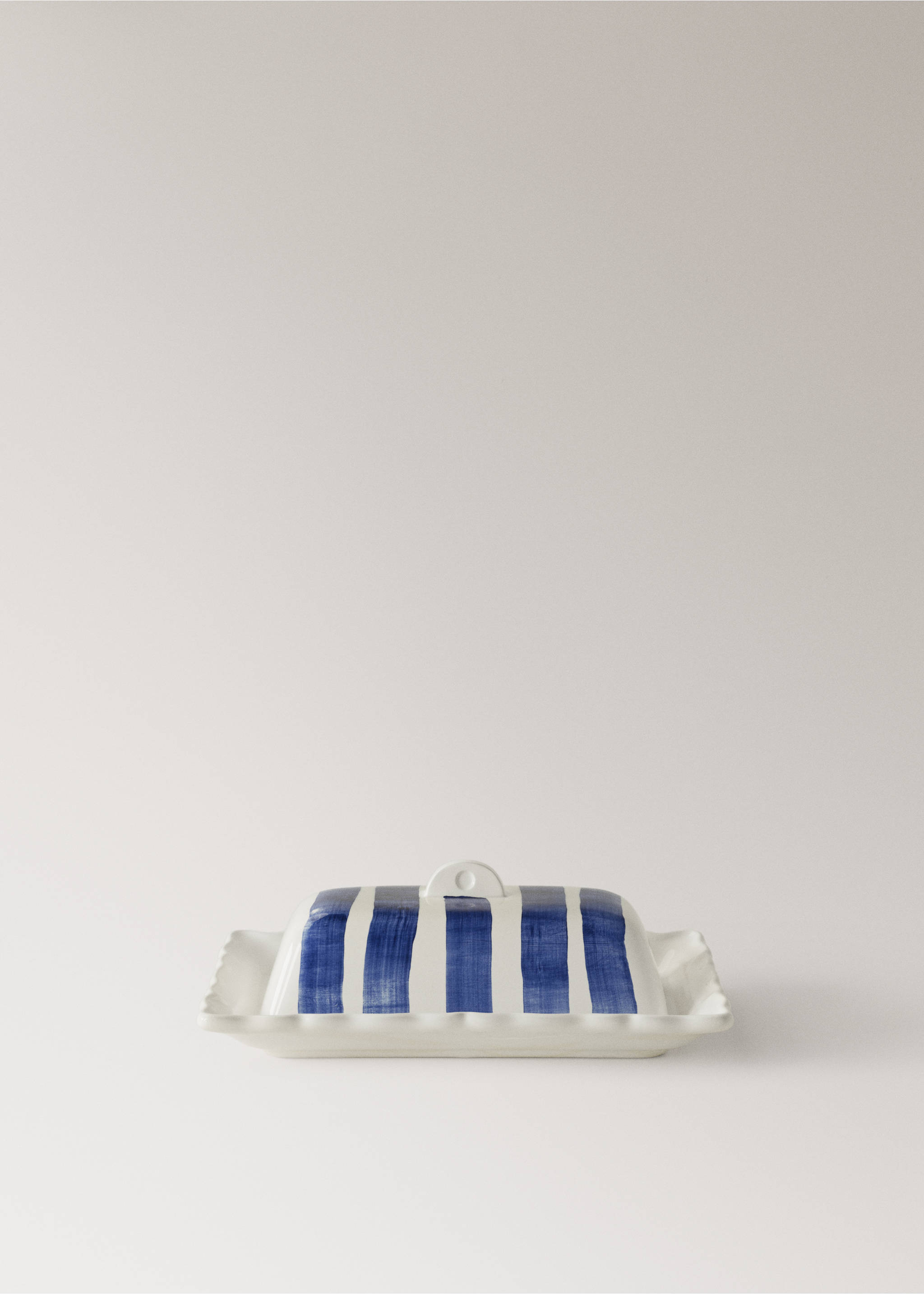 Striped earthenware butter dish - Article without model, Navy. Ref: 27071532-00.