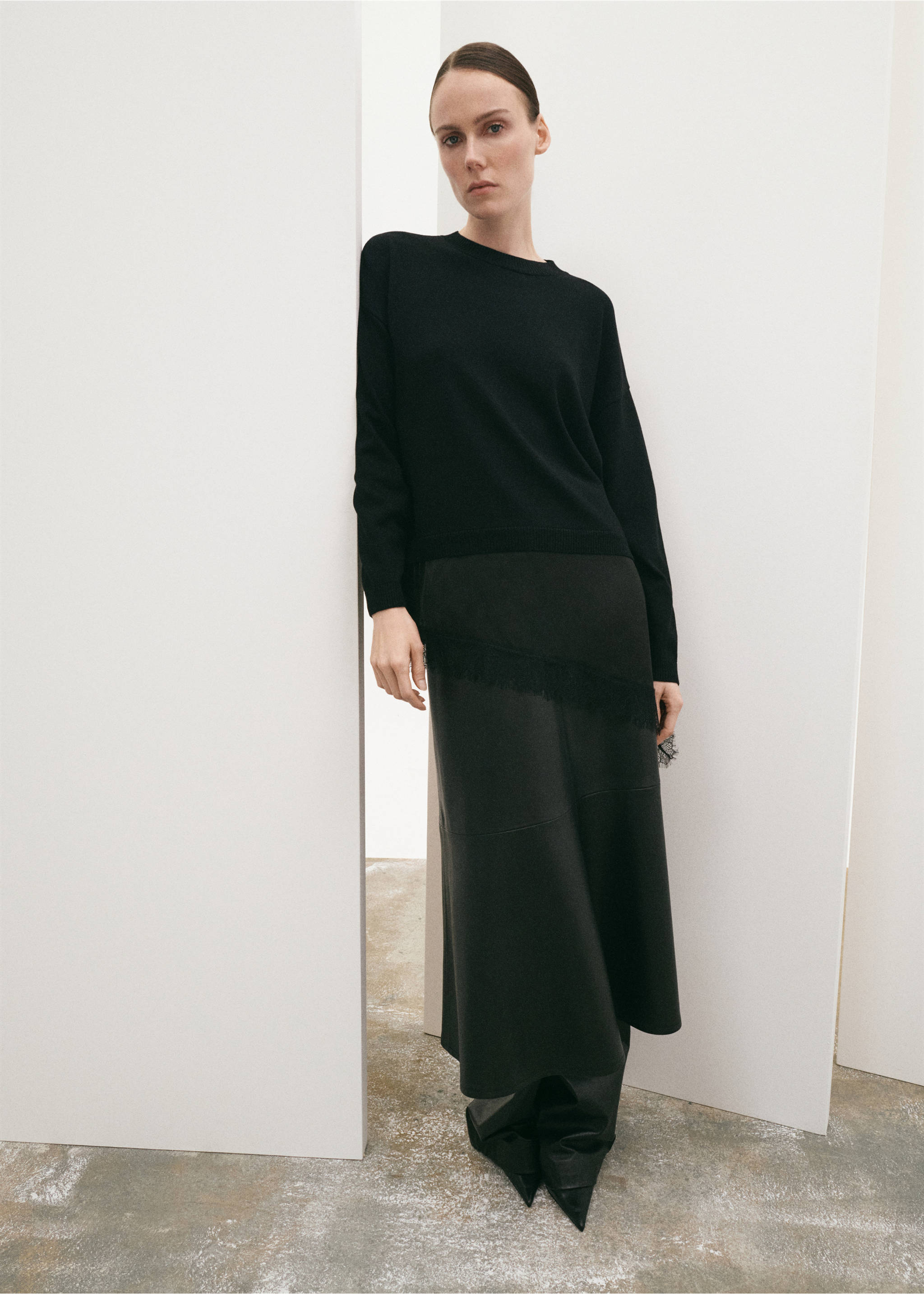 Jumper with lace detail - General plane, Black. Ref: 27071534-00.