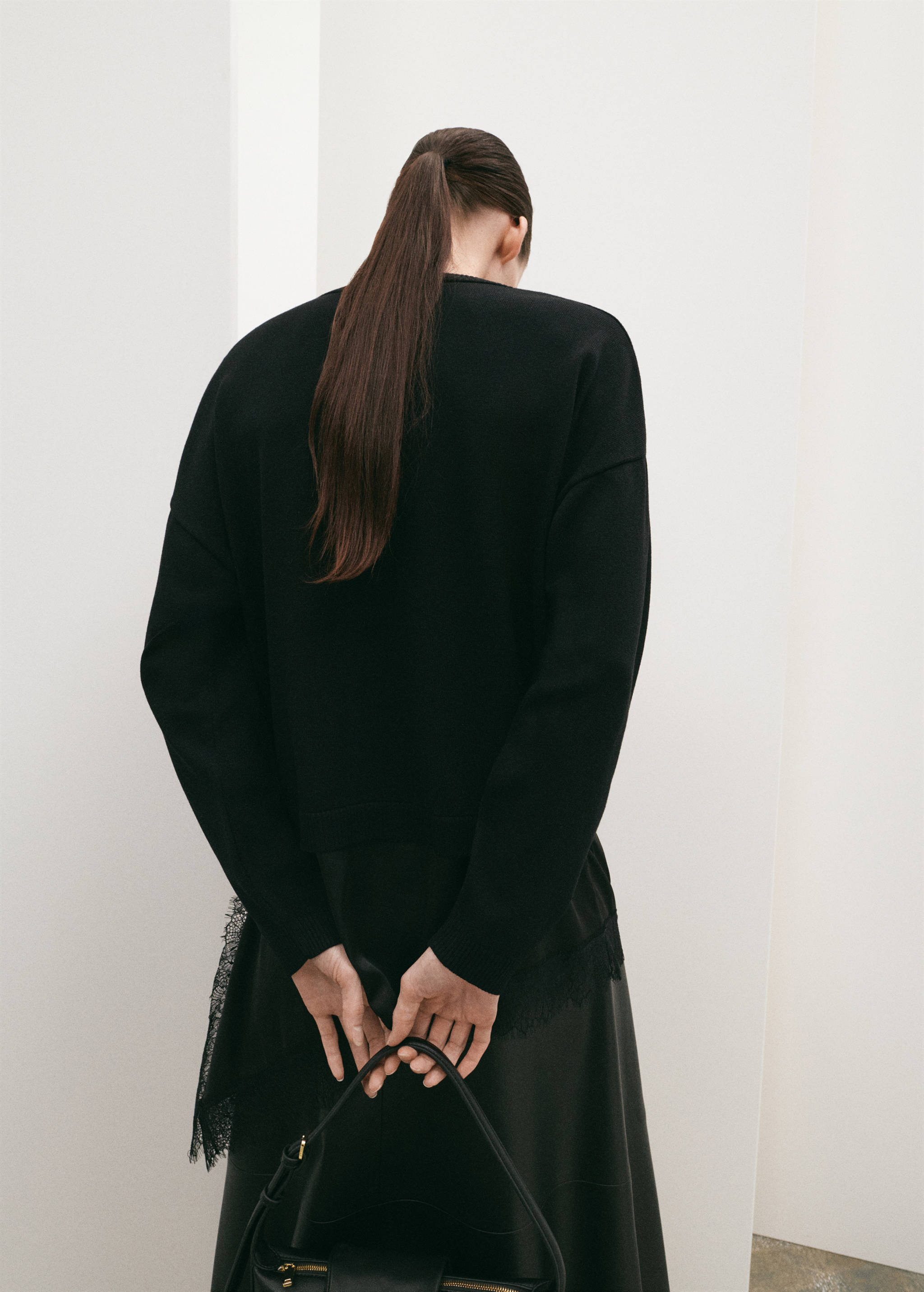 Jumper with lace detail - Reverse of the article