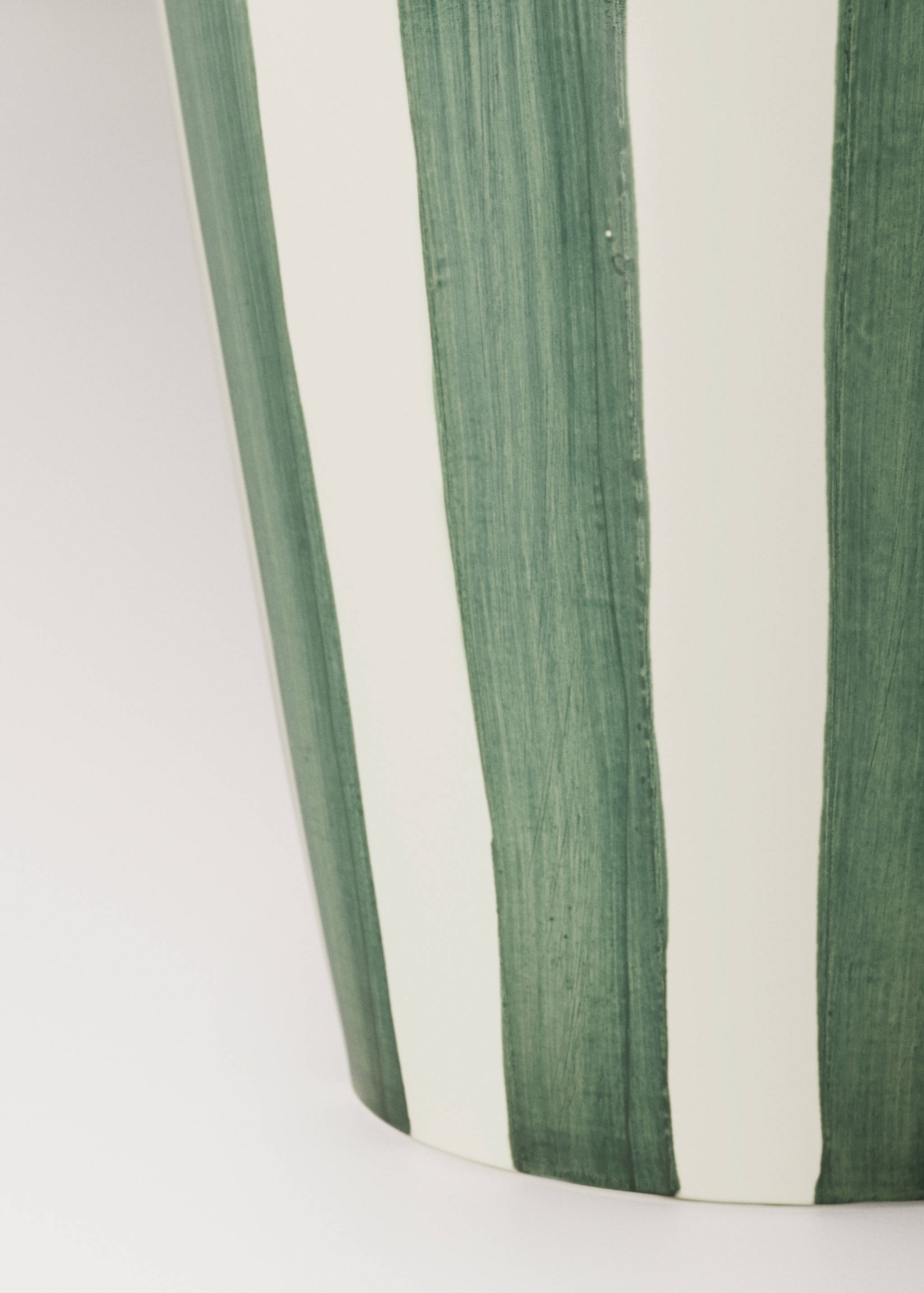 Large hand-painted striped vase - Details of the article 2
